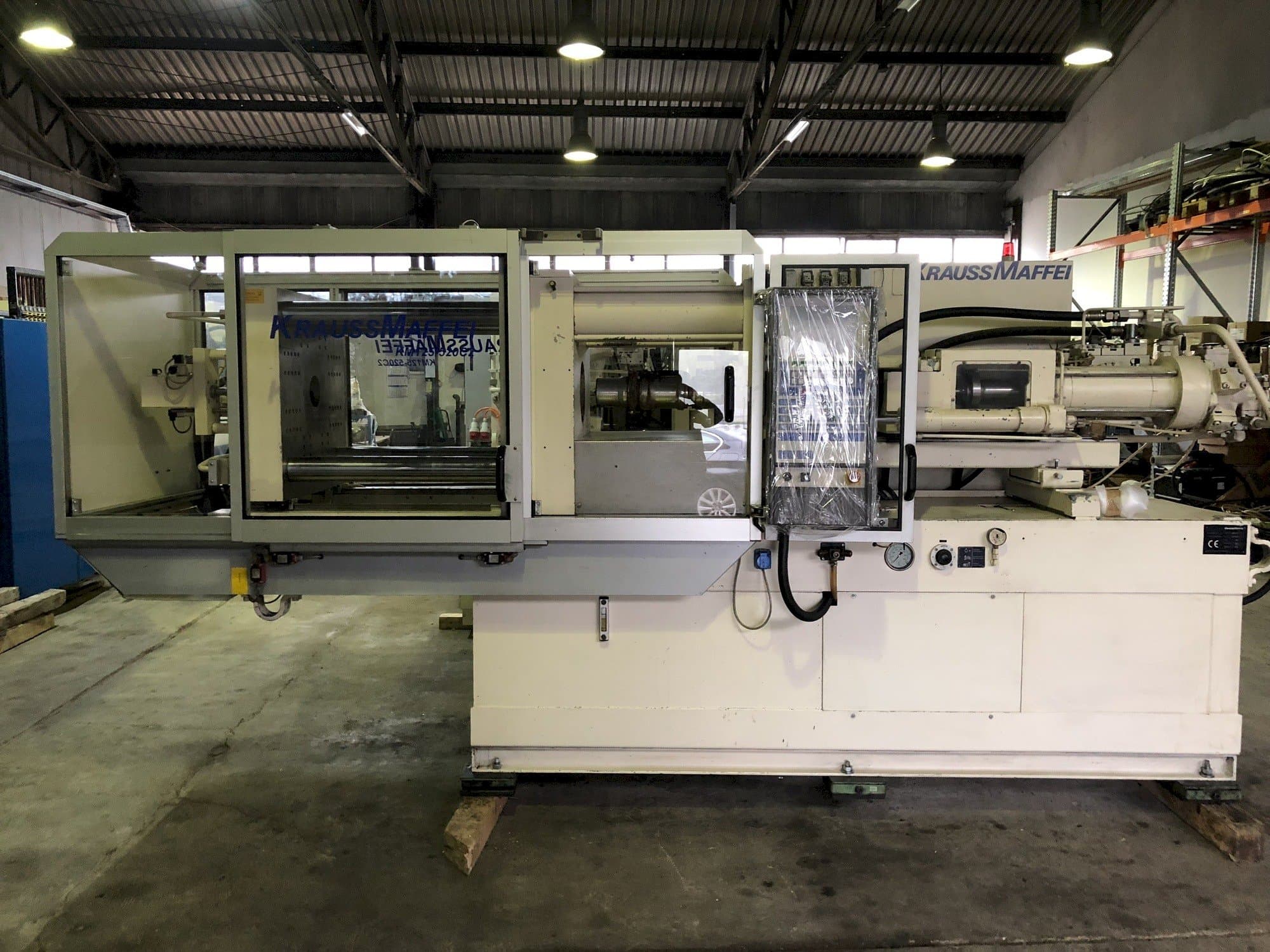 Widok z przodu maszyny Krauss Maffei 125-520