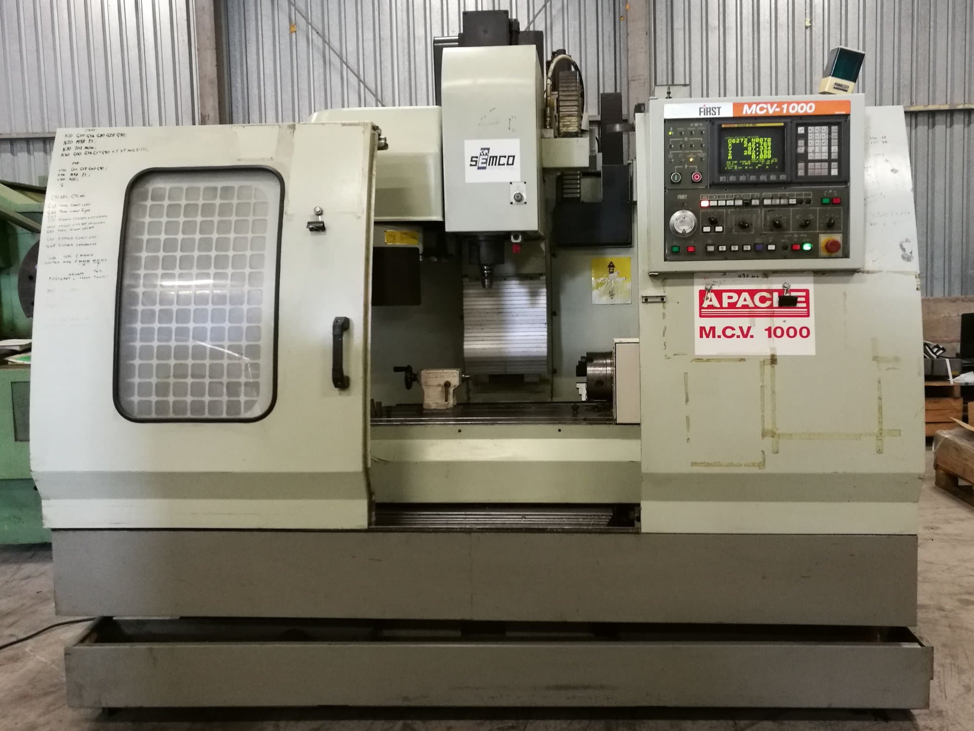 Widok z przodu maszyny FIRST MCV-1000