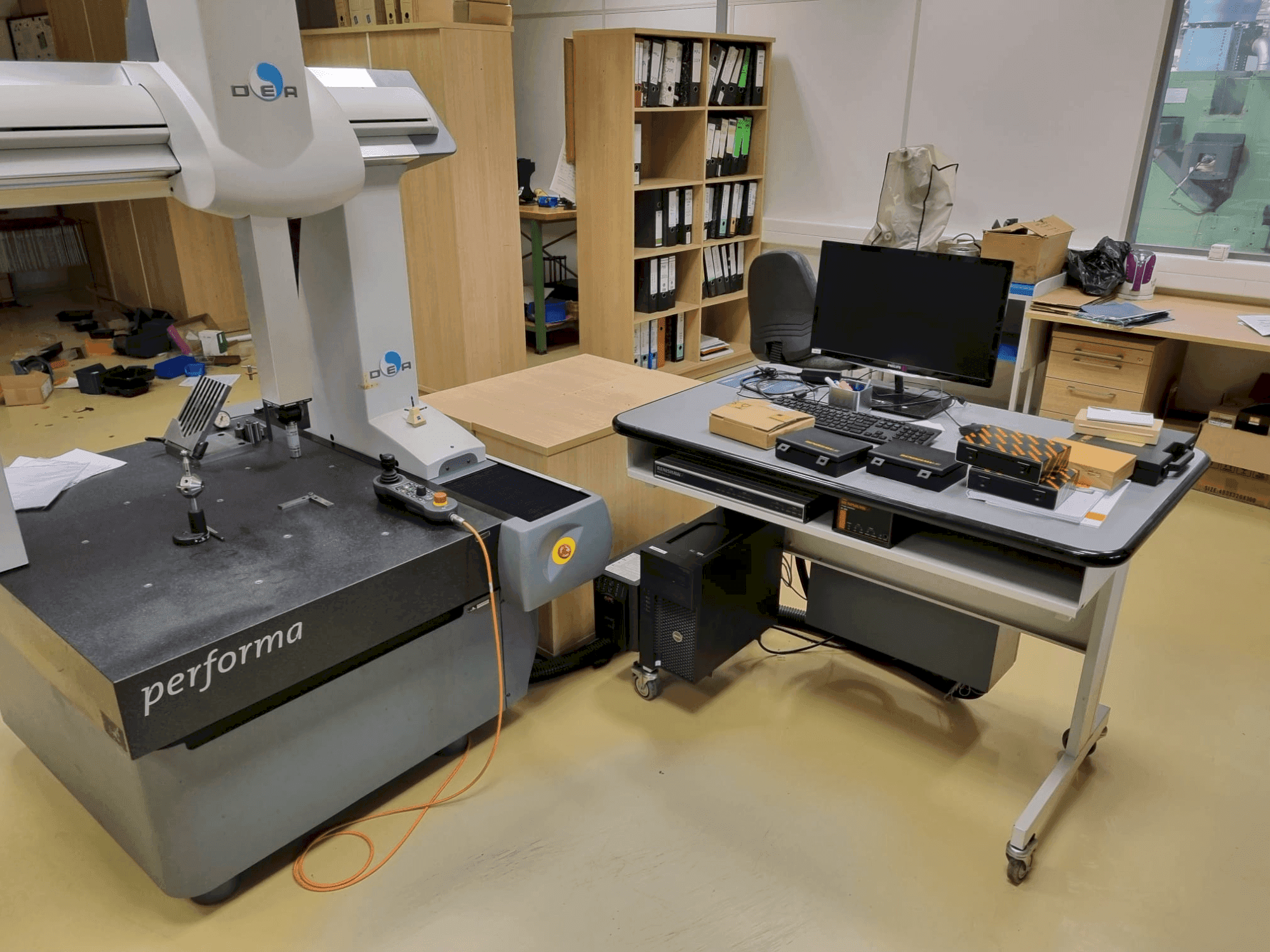 Widok z przodu maszyny DEA Global 070705 performa