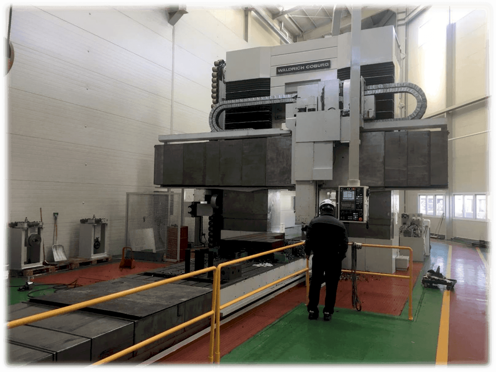 Widok z przodu maszyny WALDRICH COBURG 14-10FP150NC