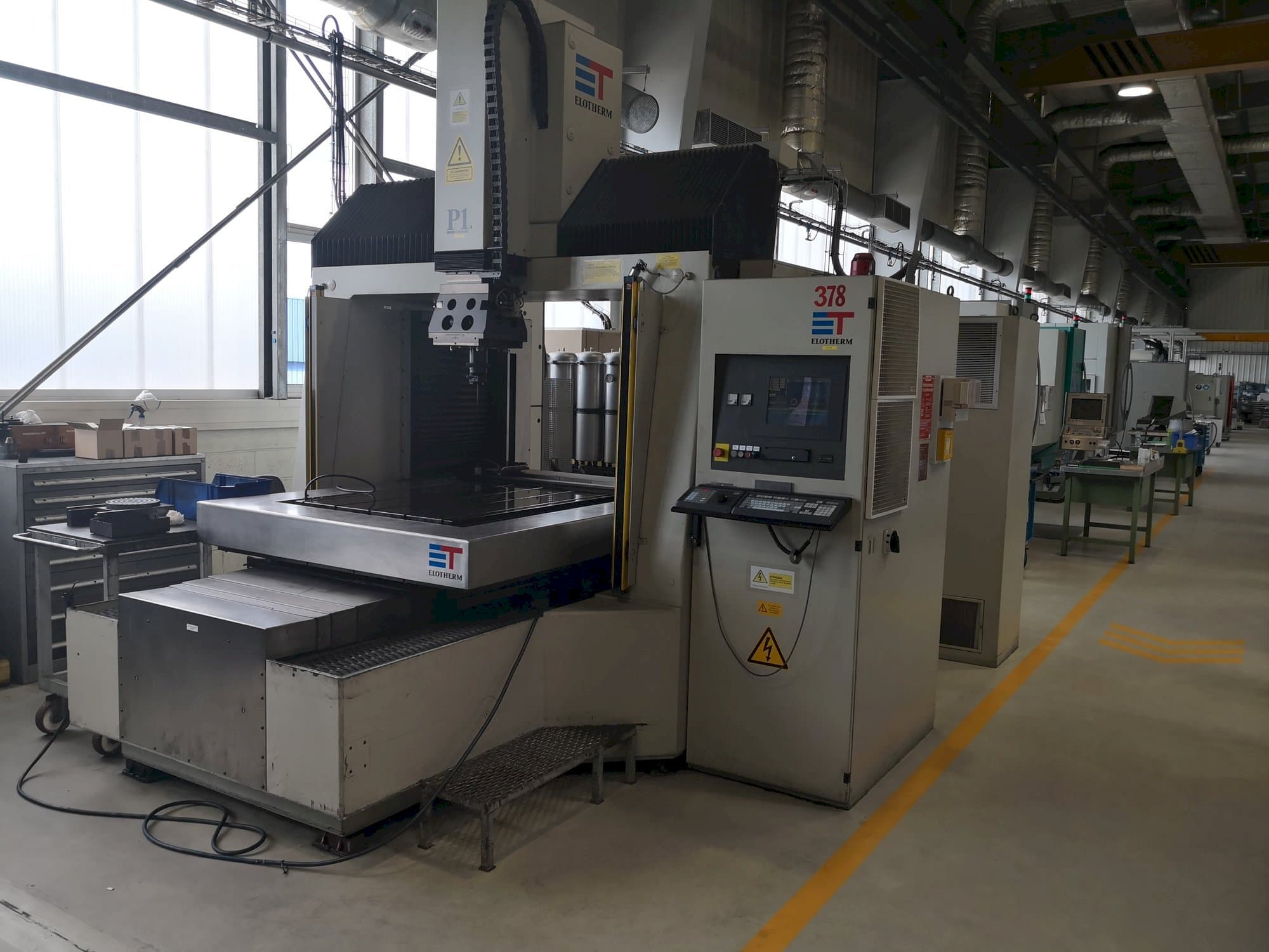 Widok z przodu maszyny ELOTHERM ELBOMAT P1