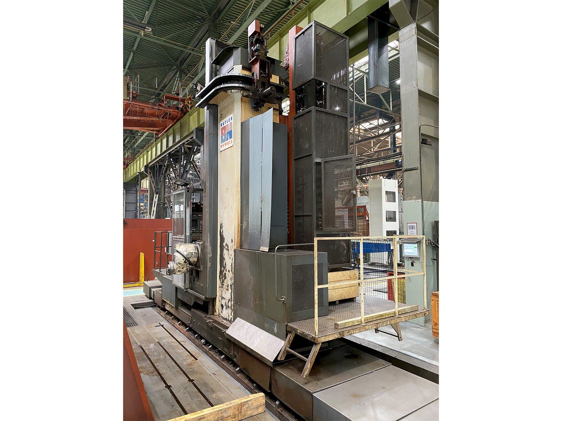 Widok z przodu maszyny Butler Elgamill