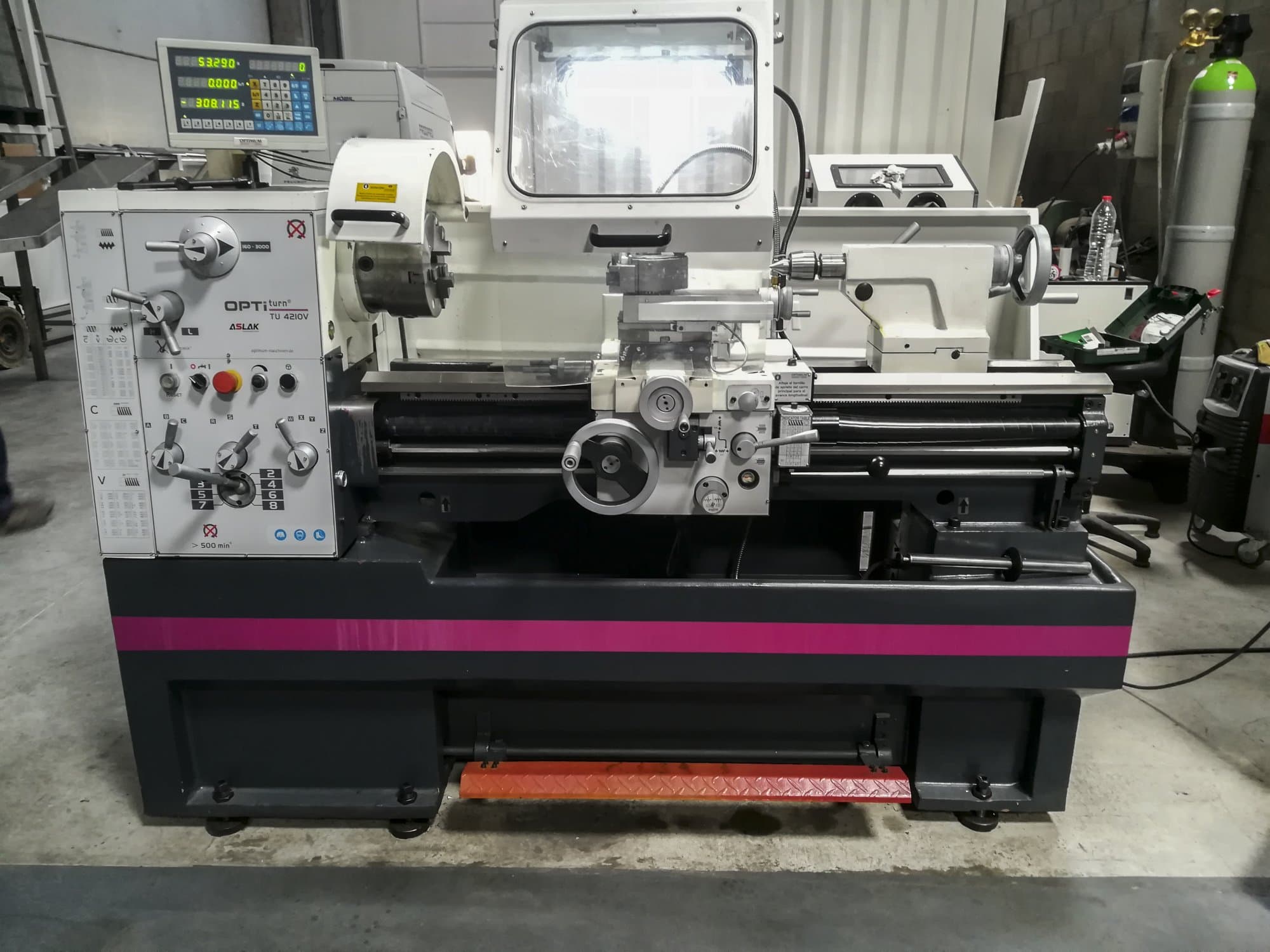 Widok z przodu maszyny Optimum TU 4210V