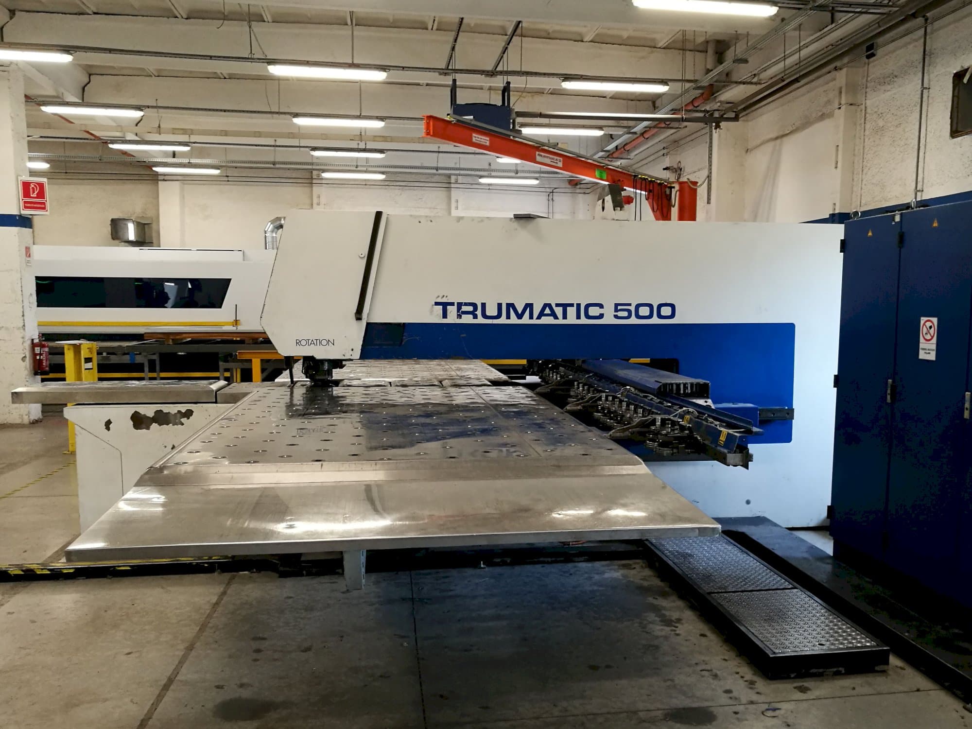 Widok lewej strony maszyny Trumpf Trumatic 500 R