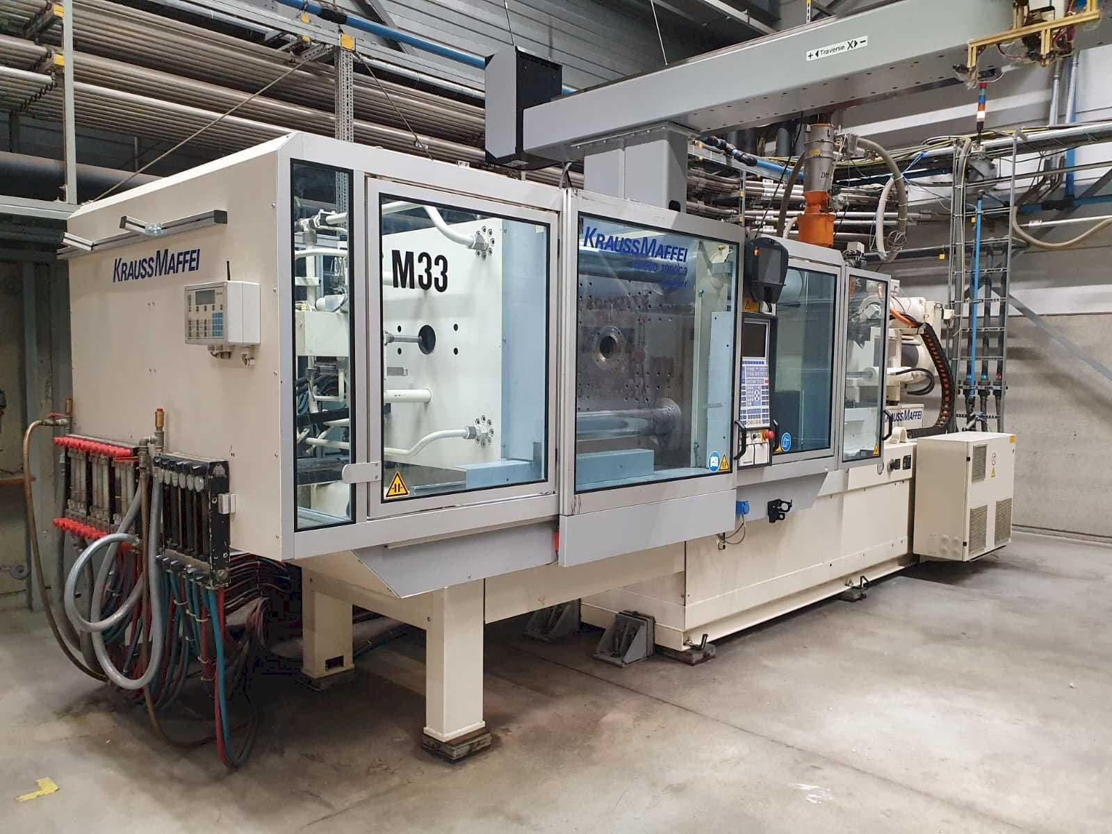 Widok z przodu maszyny Krauss Maffei 280-1900 C3