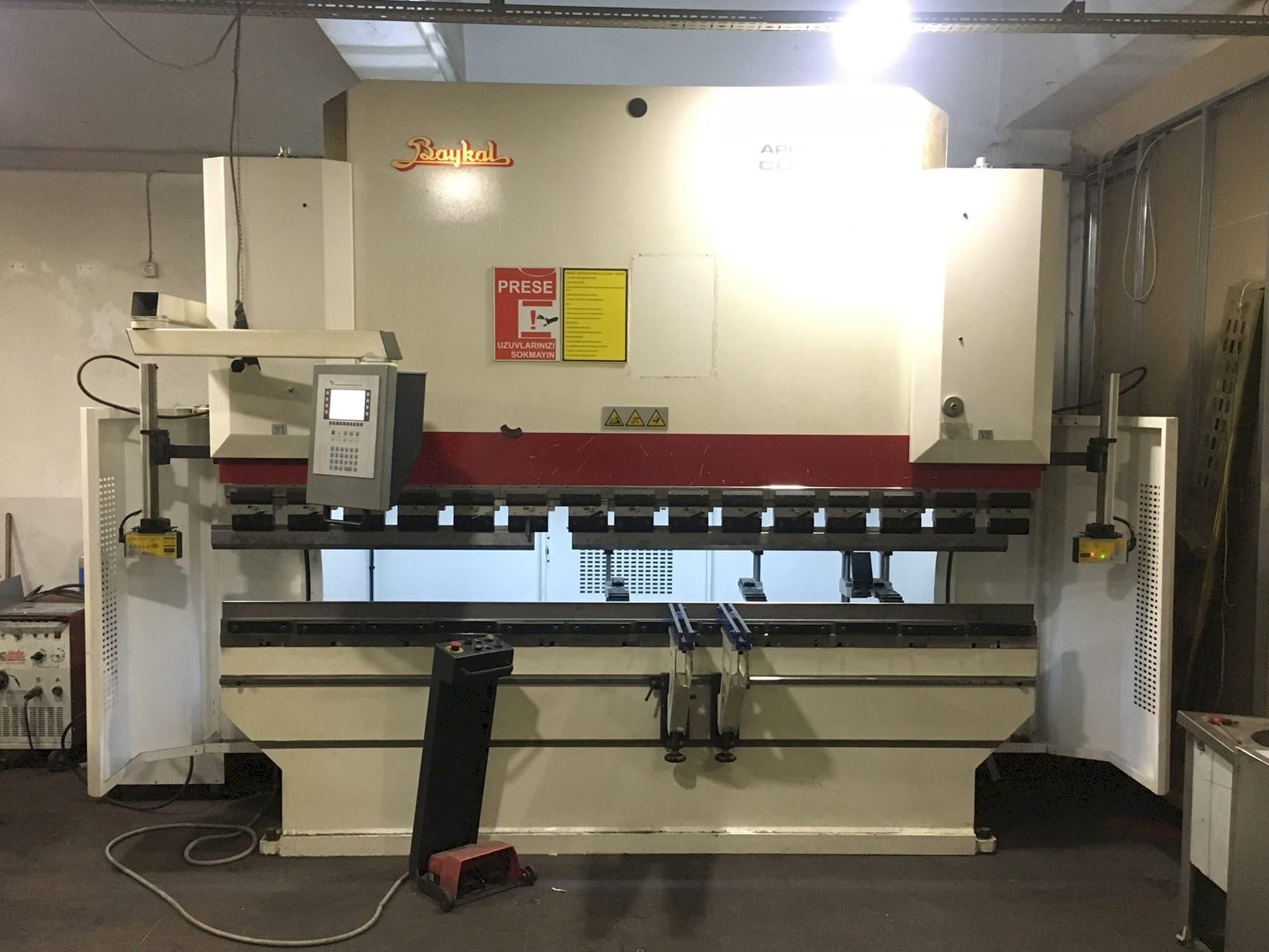 Widok z przodu maszyny Baykal APHS 31120