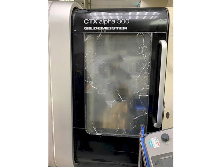 Widok z przodu maszyny Gildemeister CTX Alpha 300 V4