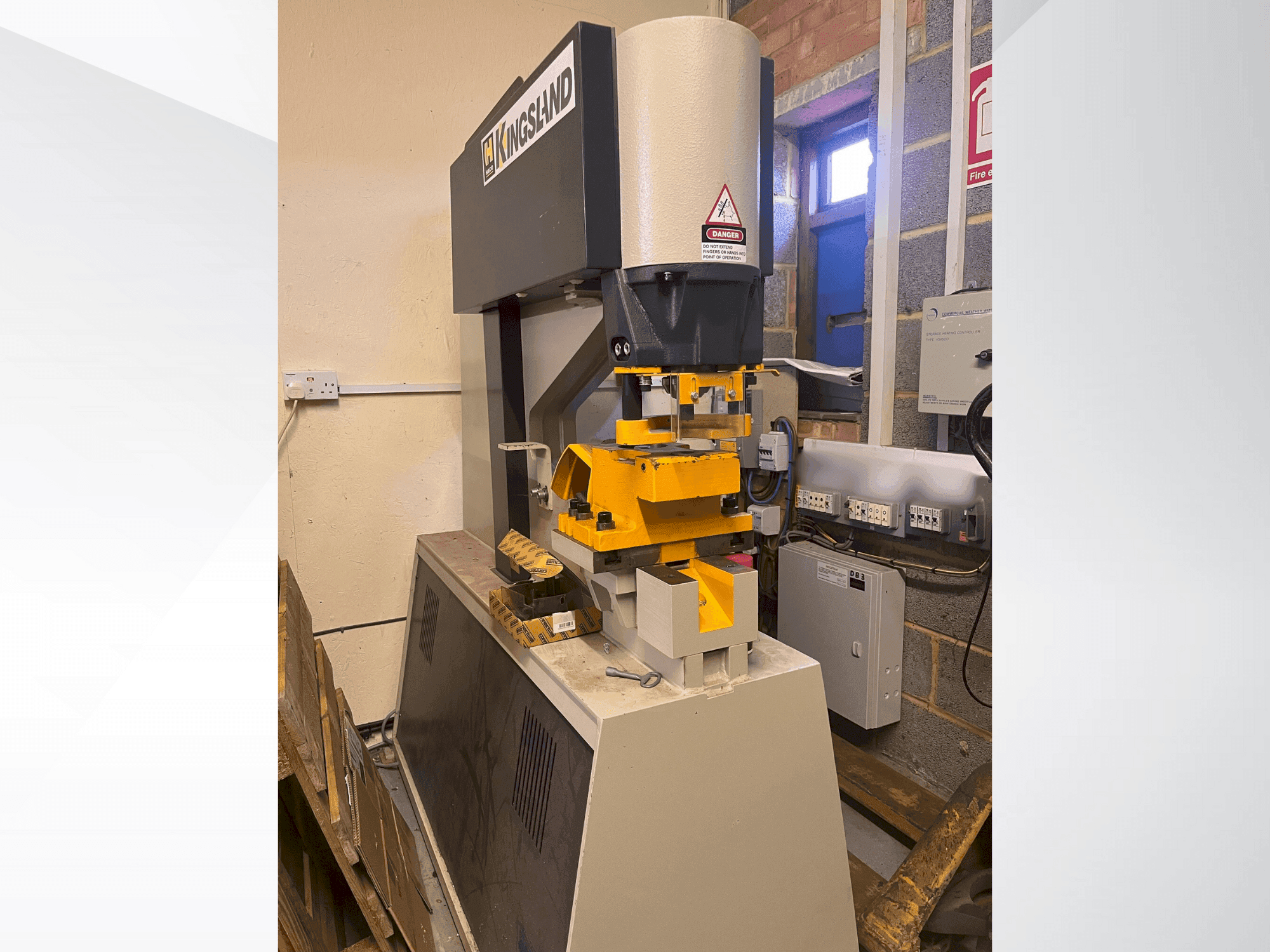 Widok z przodu maszyny HACO Kingsland 60p