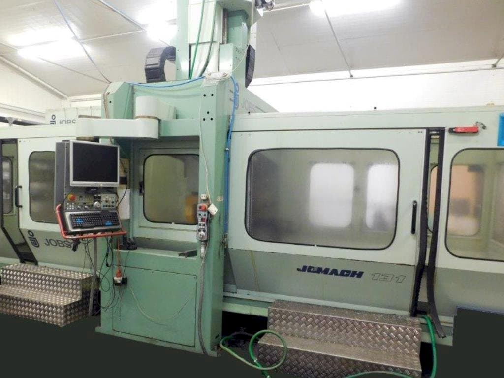 Widok z przodu maszyny JOBS Jomach 131