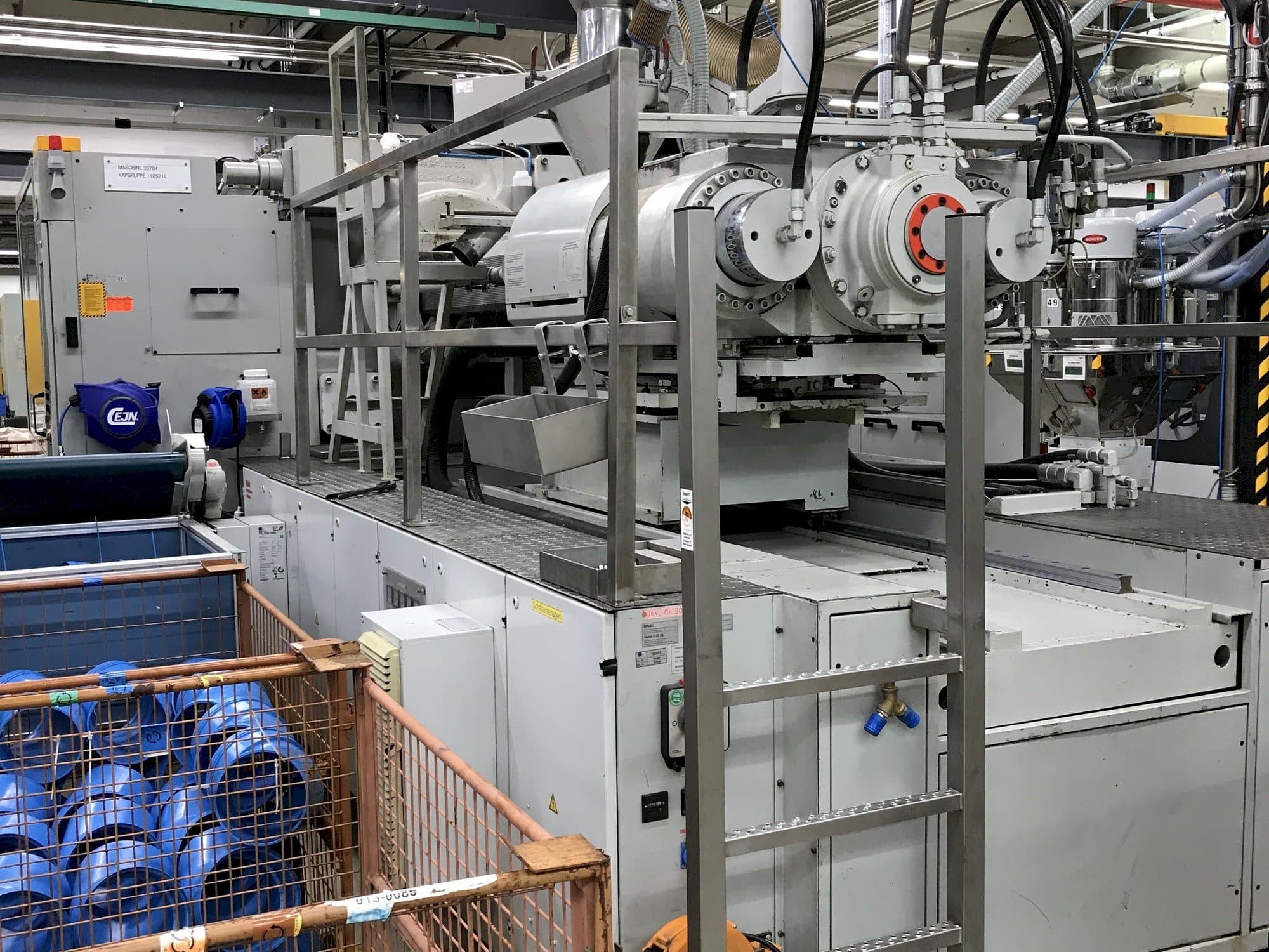 Widok z przodu maszyny ENGEL ES 3550/550 EC 100