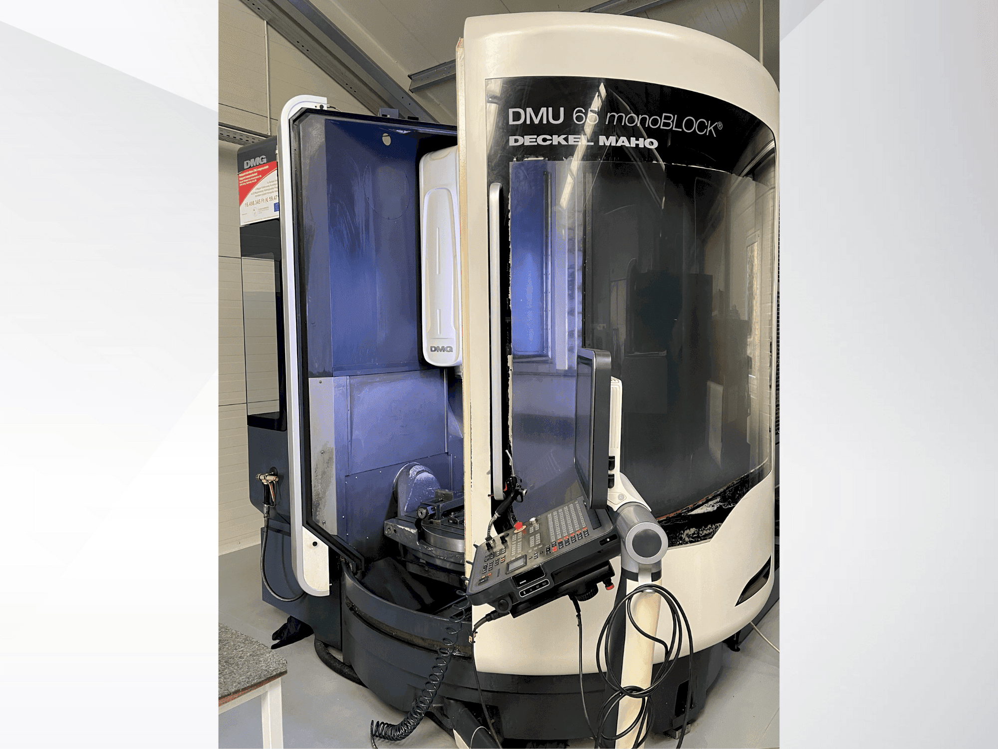 Widok z przodu maszyny DECKEL MAHO DMU 65 monoBLOCK