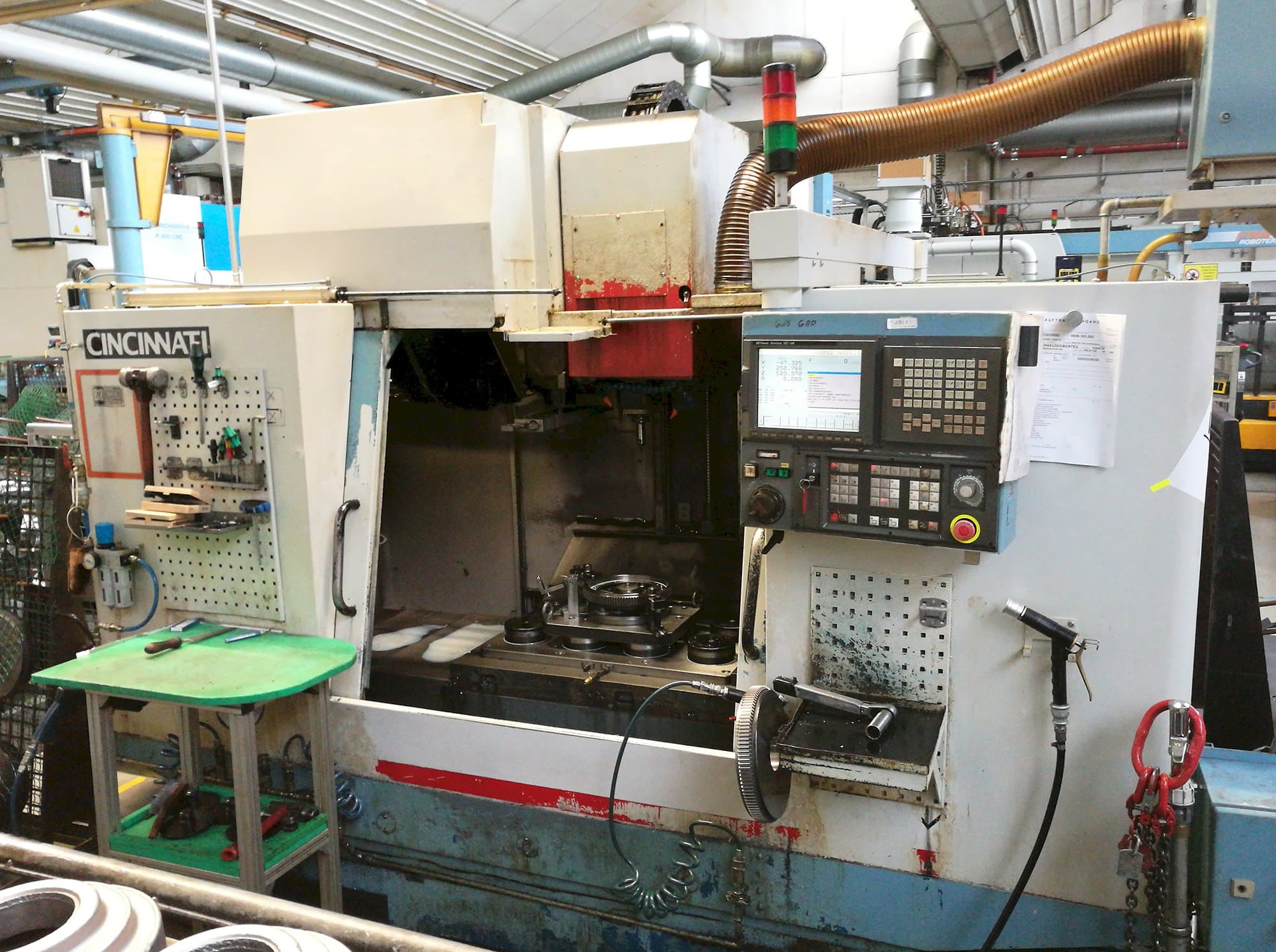 Widok z przodu maszyny Cincinnati Sabre 1000