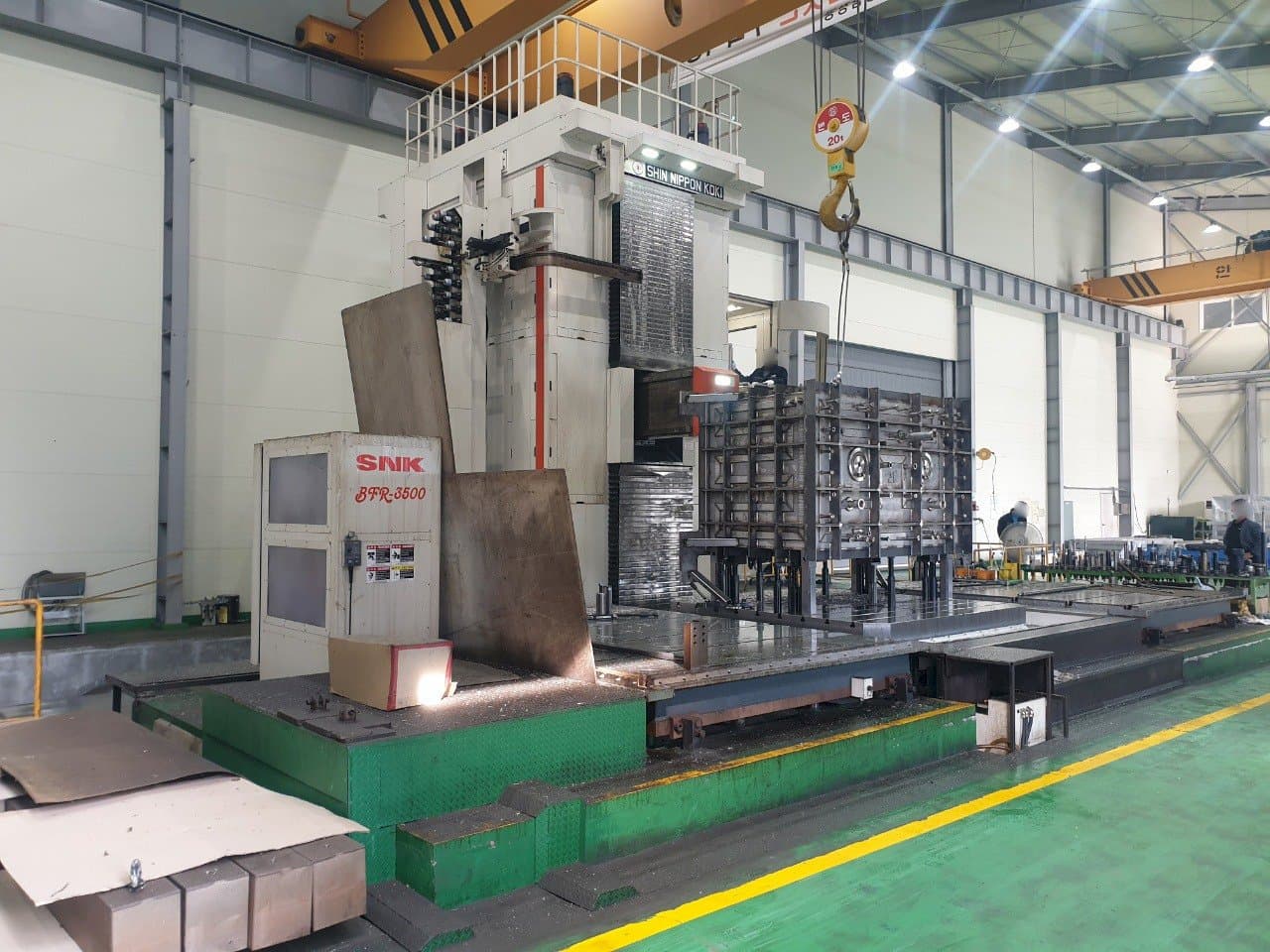 Widok z przodu maszyny SNK BFR-3500