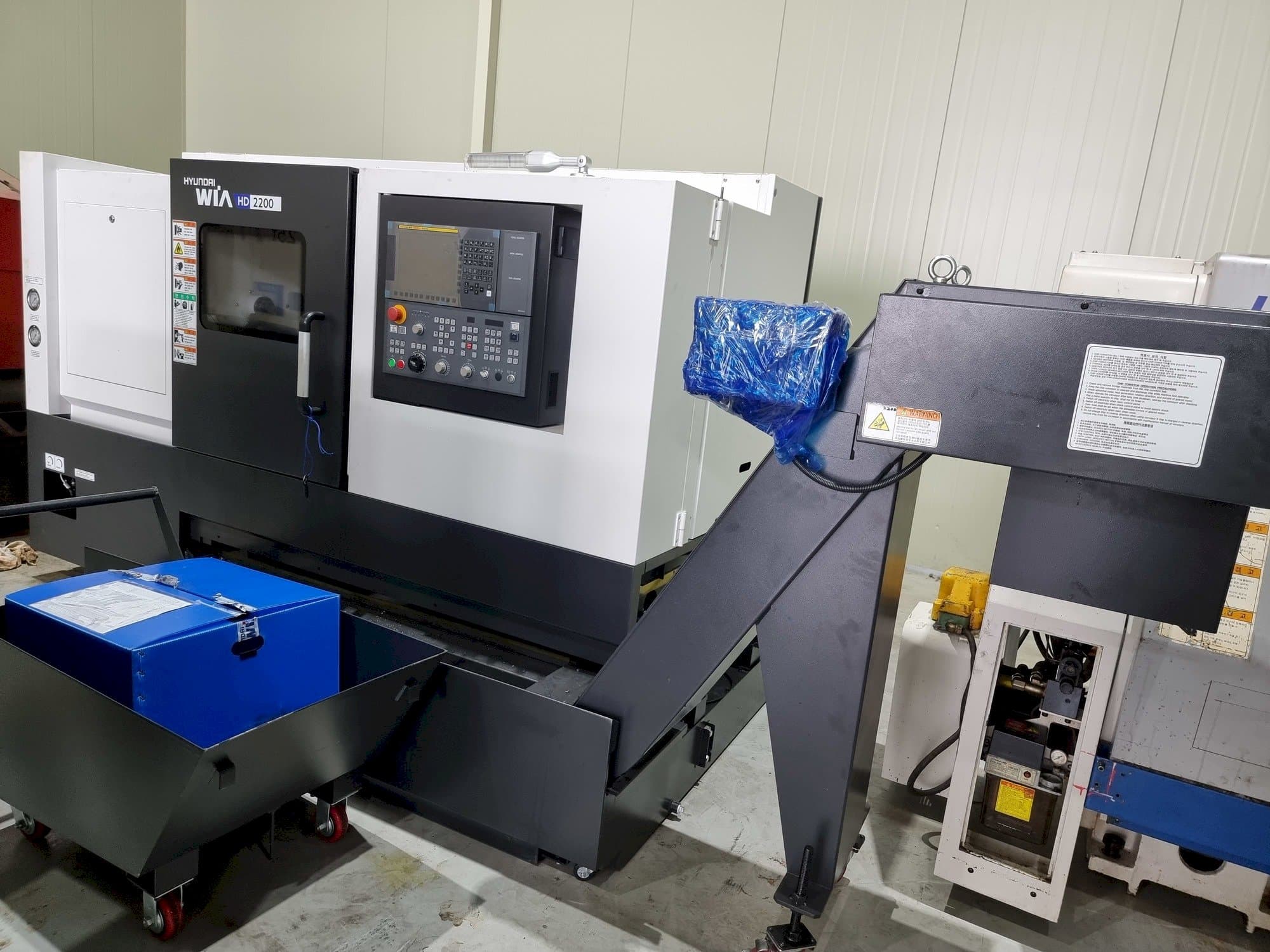 Widok z przodu maszyny Hyundai Wia HD2200