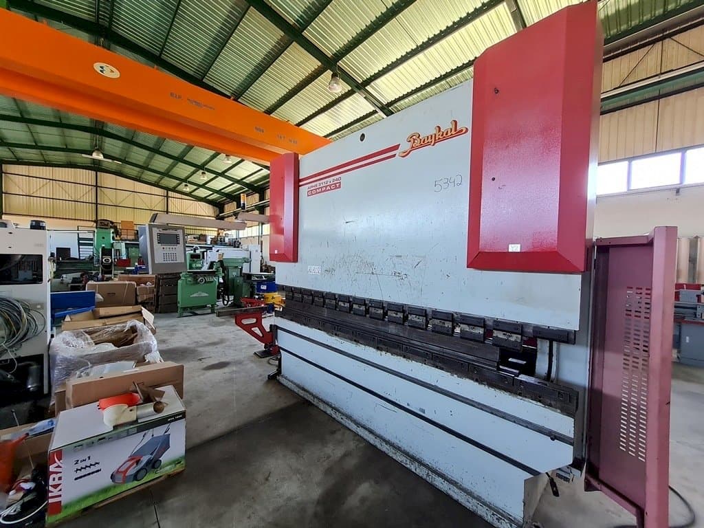 Widok z przodu maszyny Baykal APHS 3112 x 240