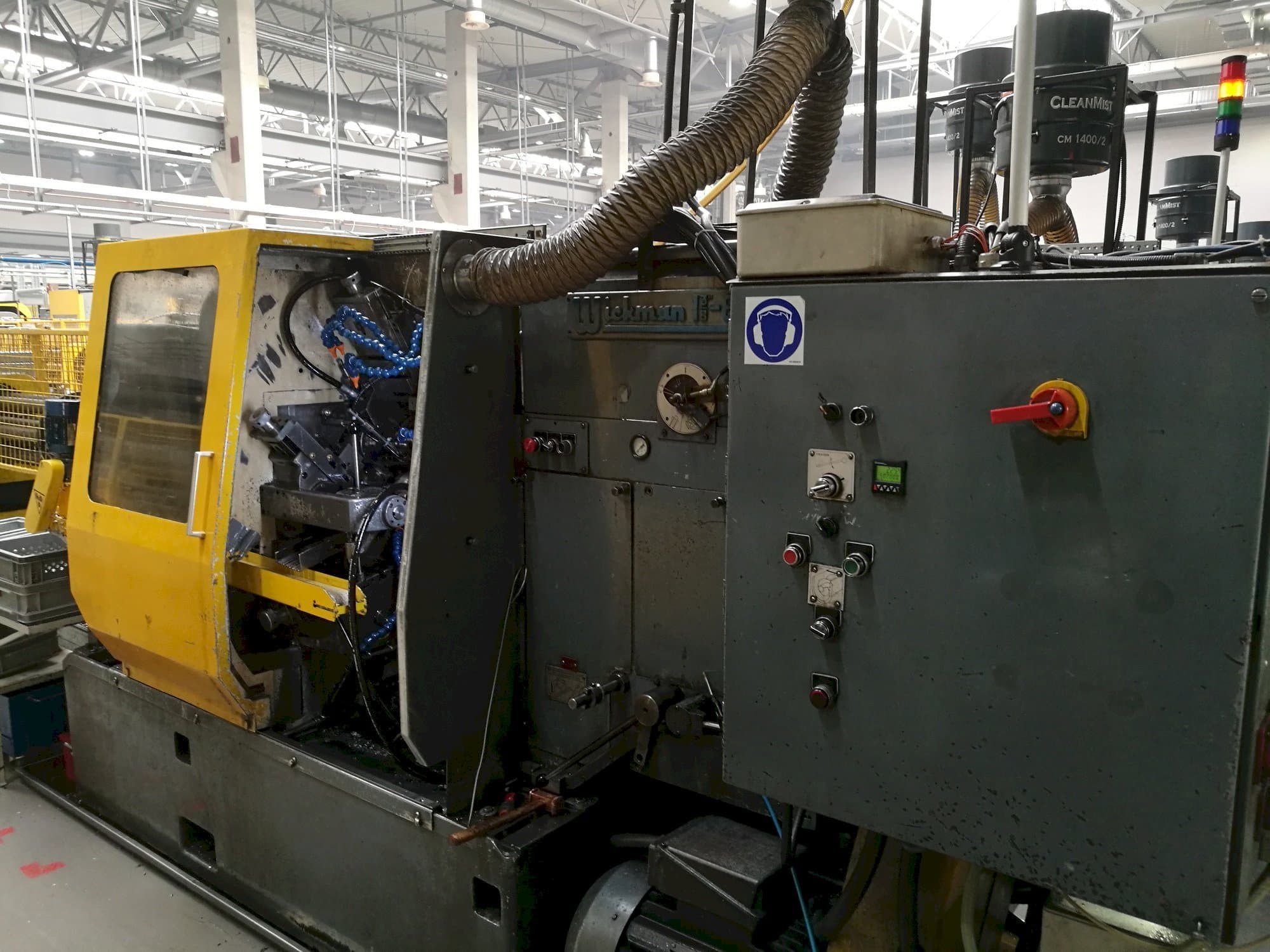 Widok z przodu maszyny Wickman 1  3/8"-6