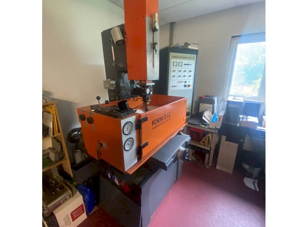 Widok z przodu maszyny CHARMILLES Form 2-LC