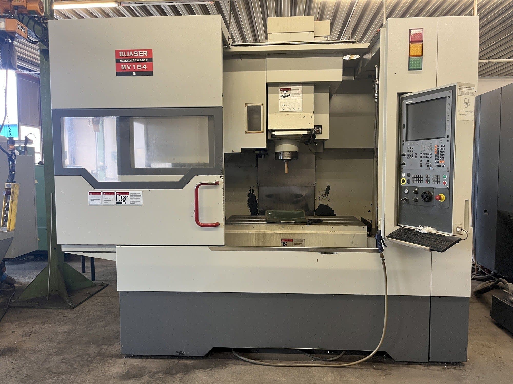 Widok z przodu maszyny Quaser MV 184E