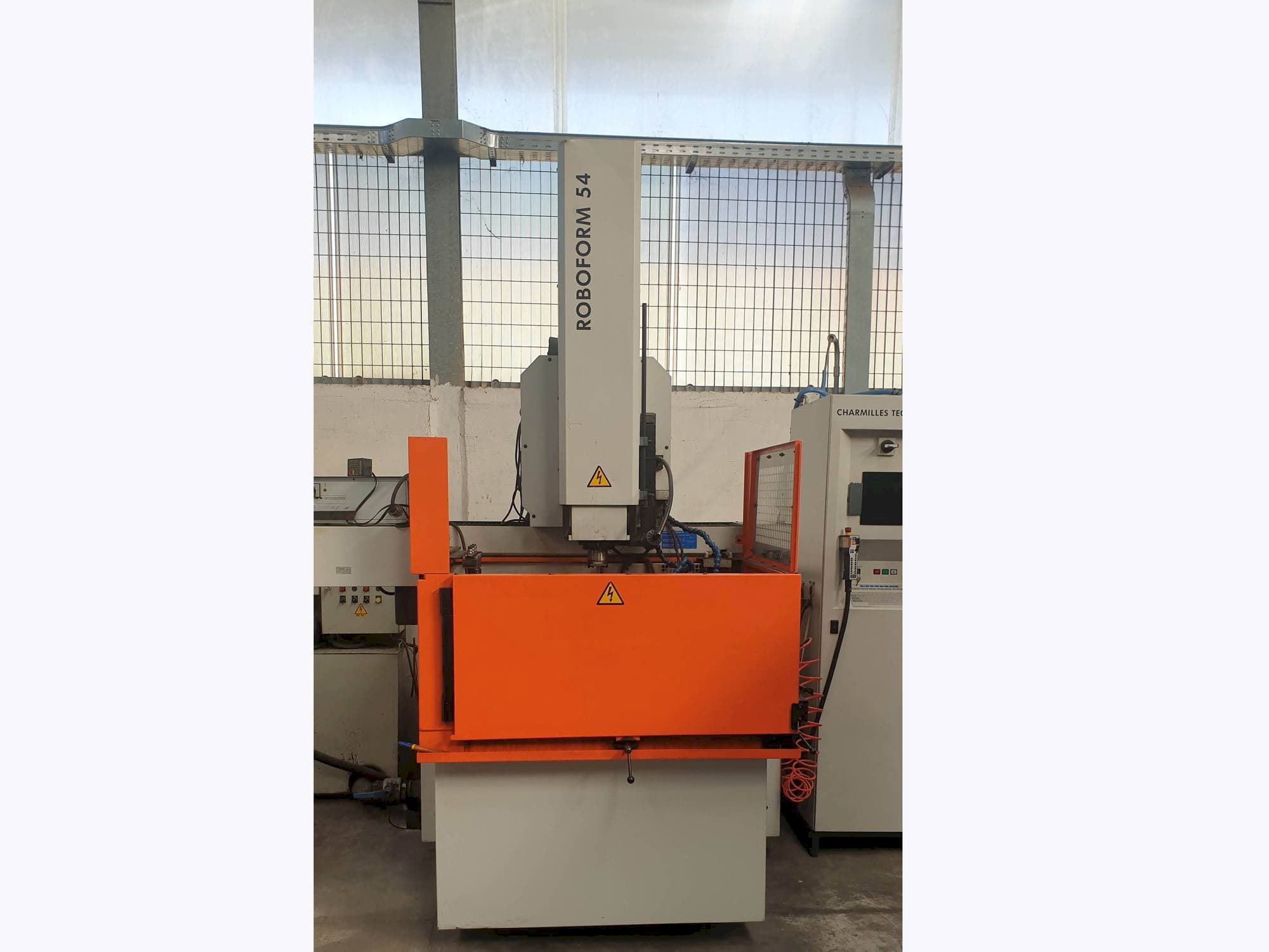 Widok z przodu maszyny CHARMILLES ROBOFORM 54