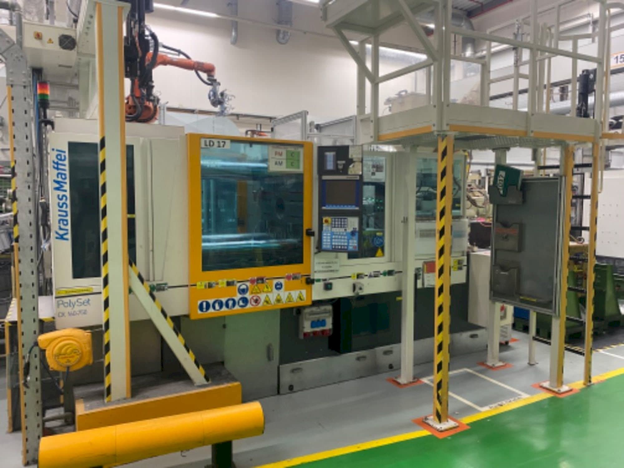 Widok z przodu maszyny Krauss Maffei 160/750 CX POL