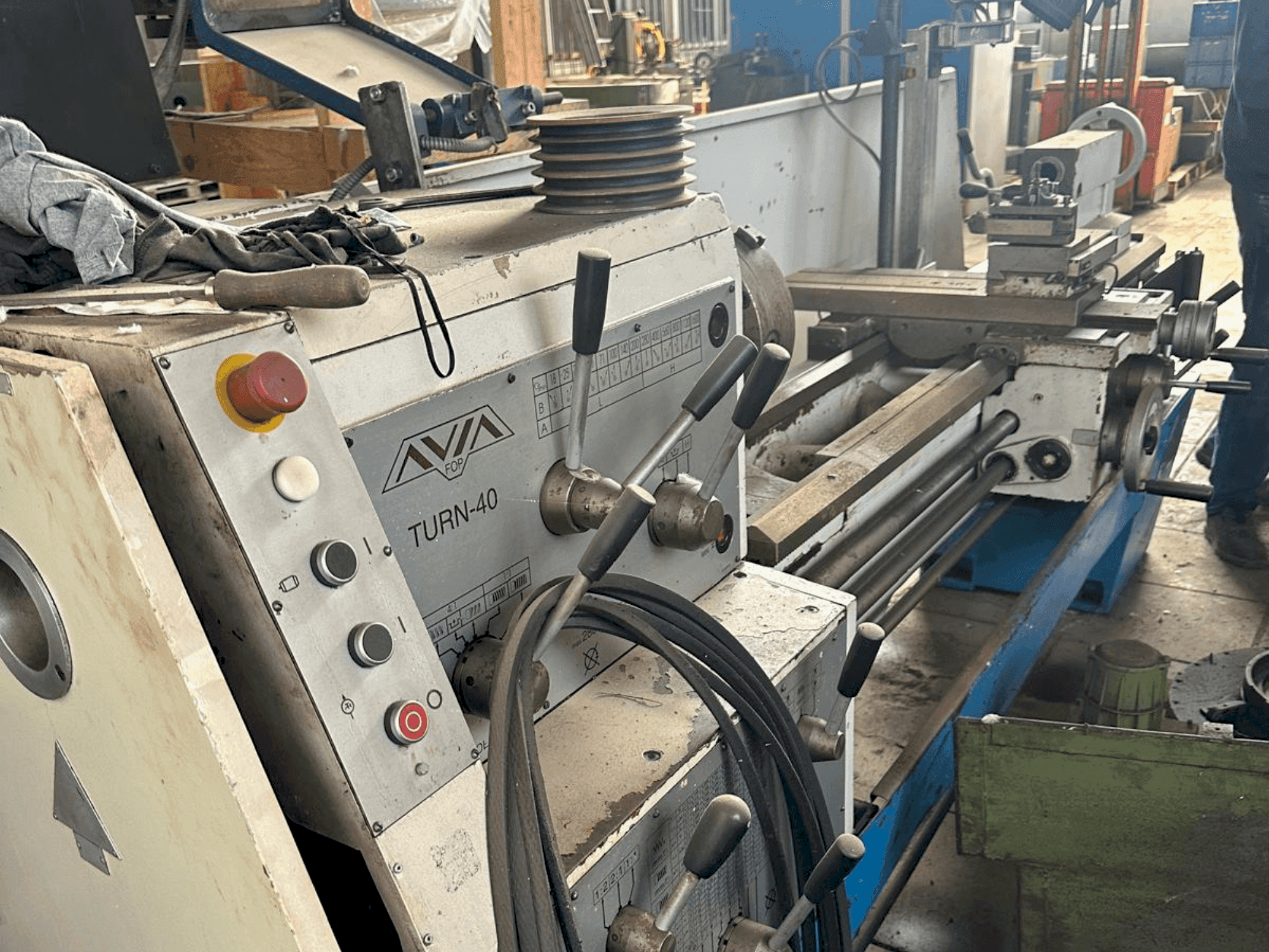Widok z przodu maszyny Avia									 TURN-40