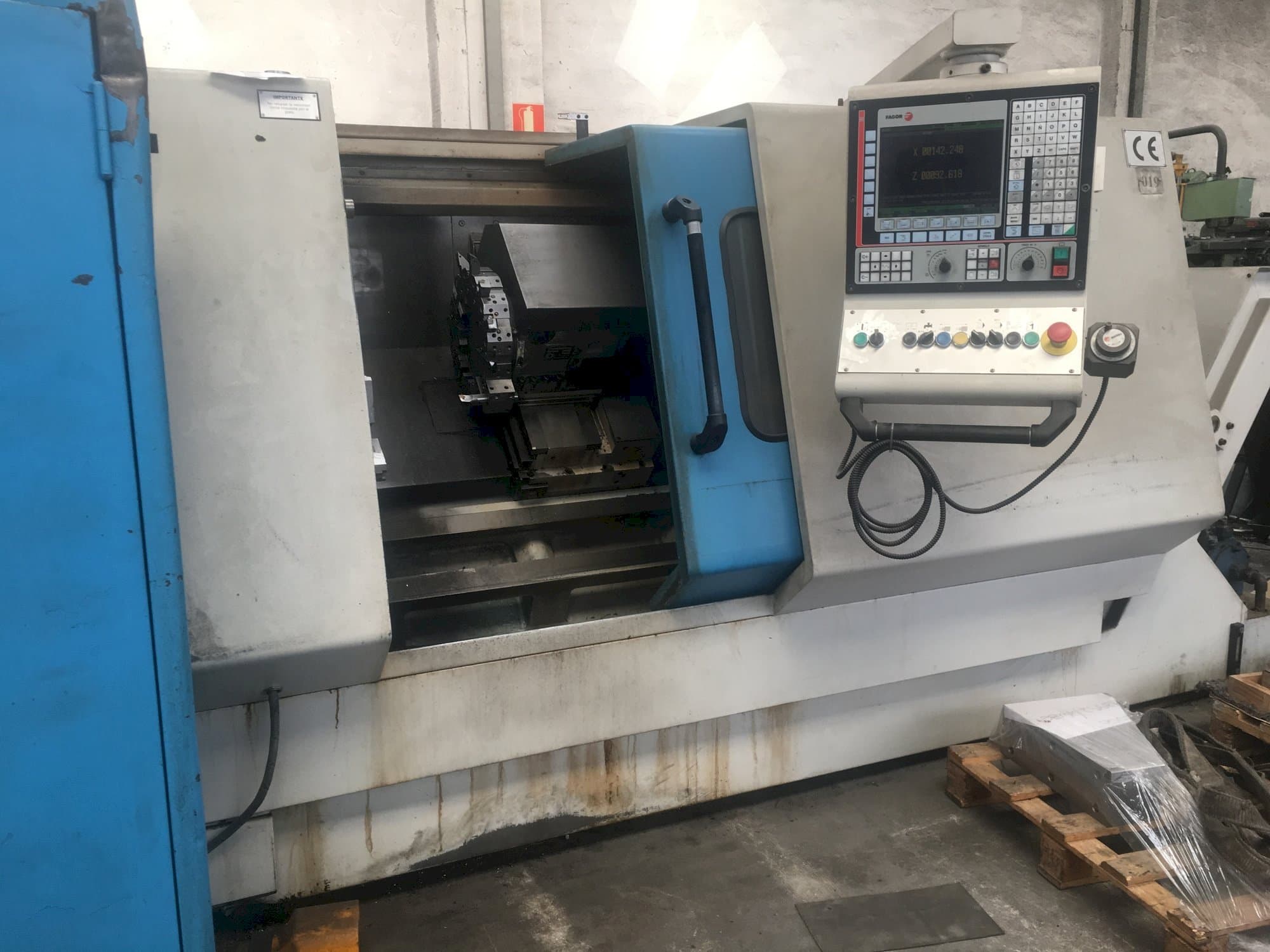 Widok z przodu maszyny Lealde TCN10-L