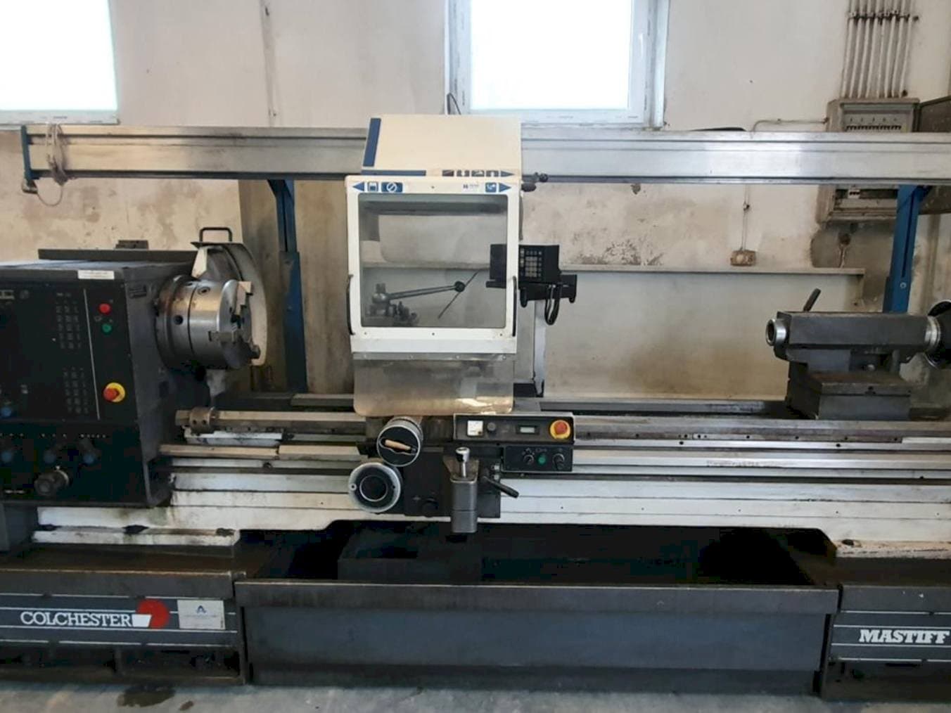 Widok z przodu maszyny Colchester MASTIFF V/S 1800