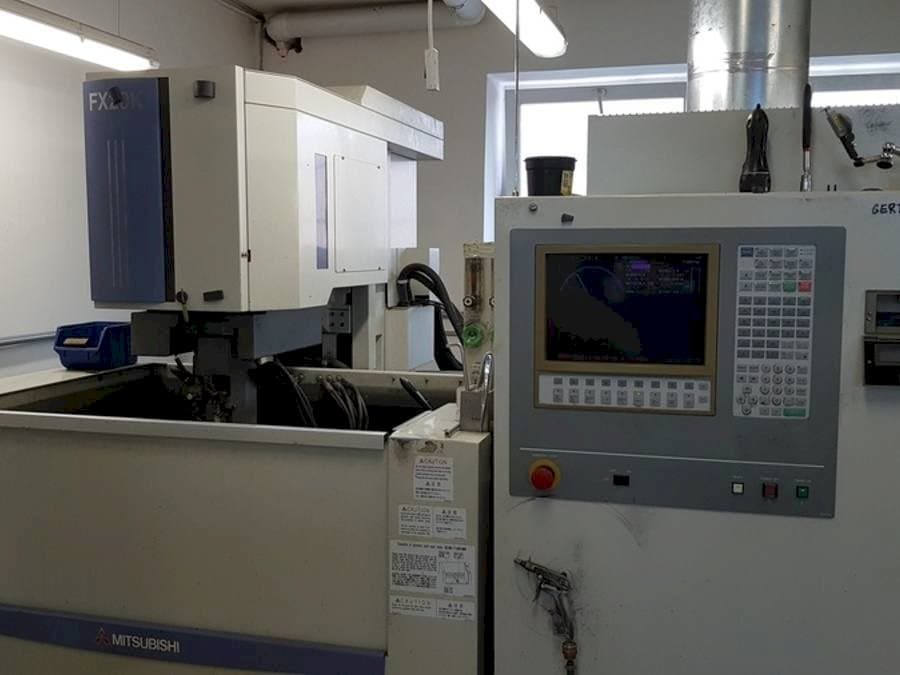 Widok z przodu maszyny Mitsubishi FX 20