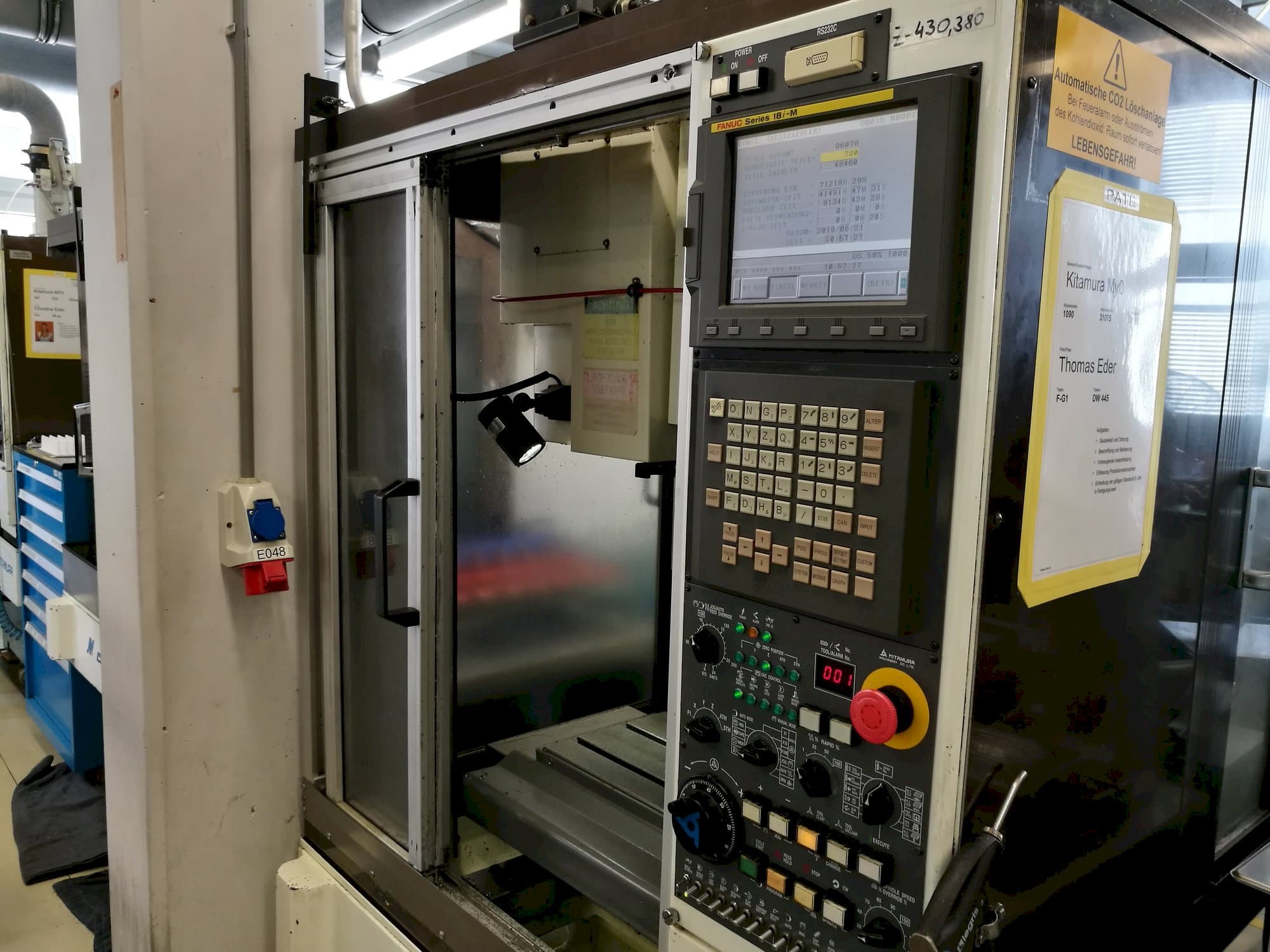 Widok z przodu maszyny Kitamura Mycenter-0