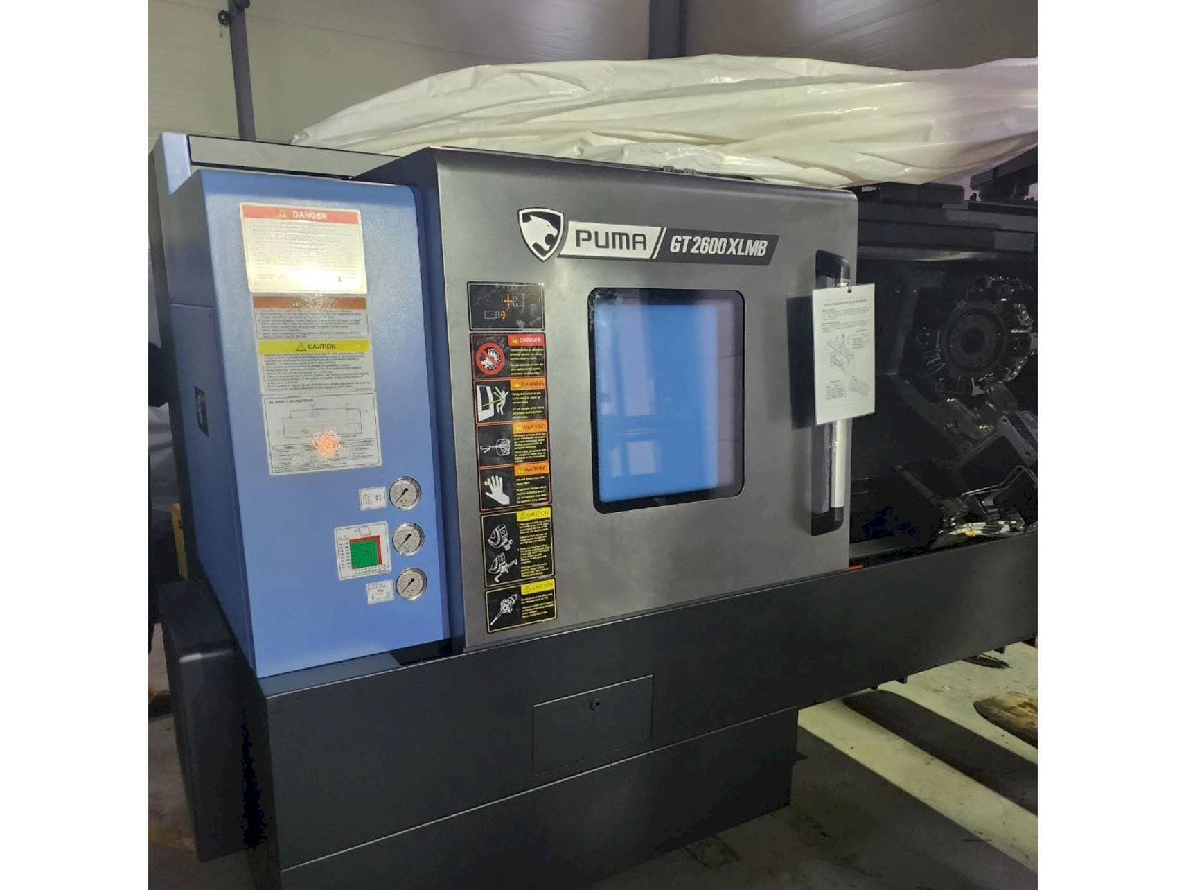 Widok z przodu maszyny DN SOLUTIONS