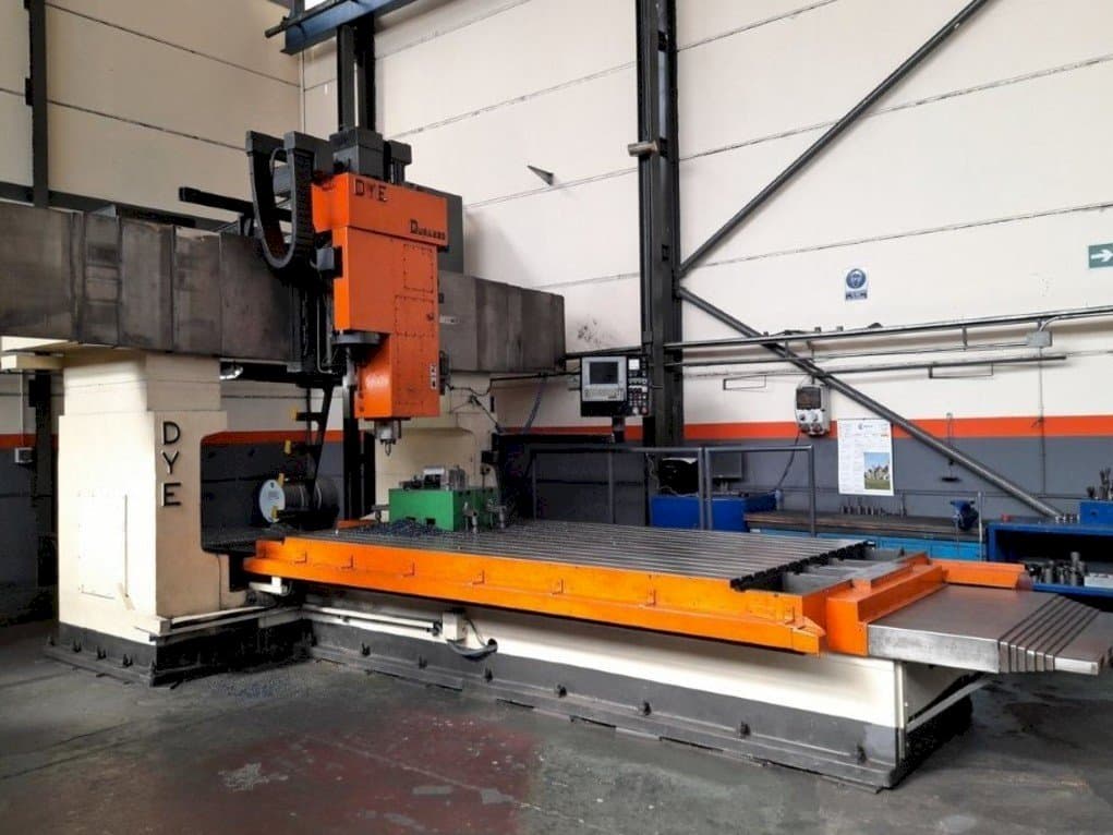 Widok z przodu maszyny DYE FB-3600
