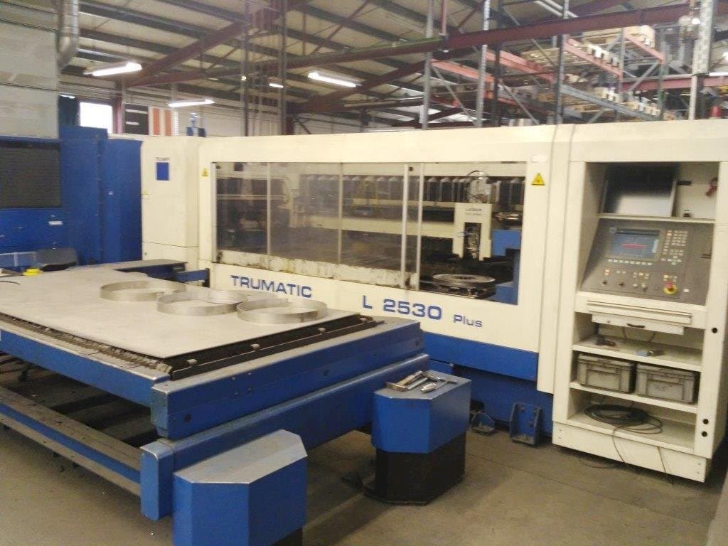 Widok z przodu maszyny Trumpf TRUMATIC L 2530