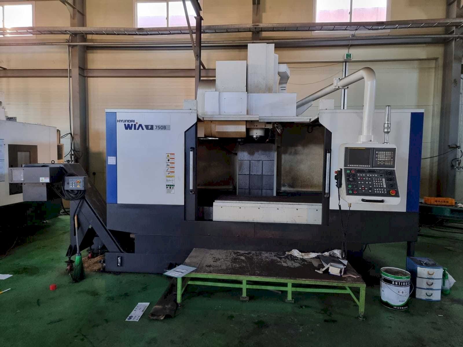 Widok z przodu maszyny Hyundai Wia F750B