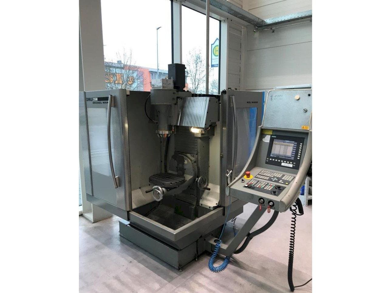 Widok z przodu maszyny DECKEL MAHO DMU 35 M