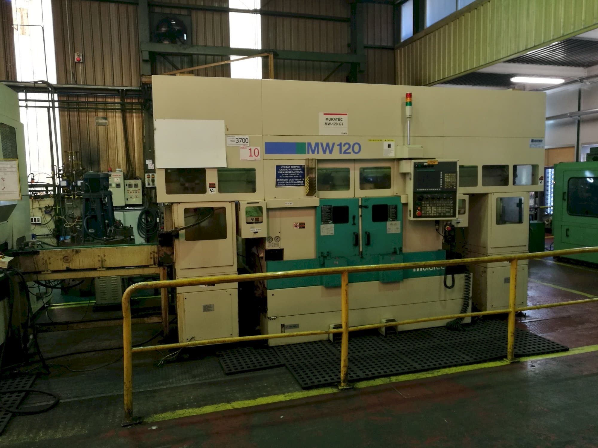 Widok z przodu maszyny Muratec MW120