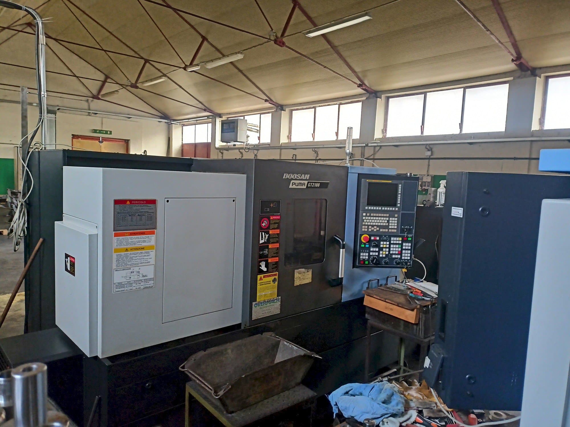 Widok z przodu maszyny DOOSAN Puma GT2100