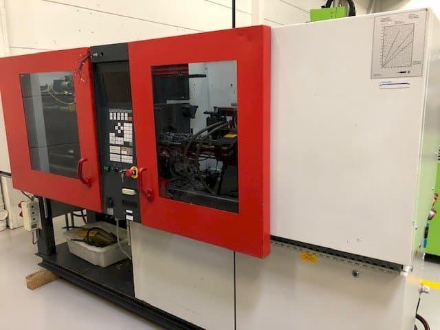 Widok lewej strony maszyny FERROMATIK MILACRON K40 D-E