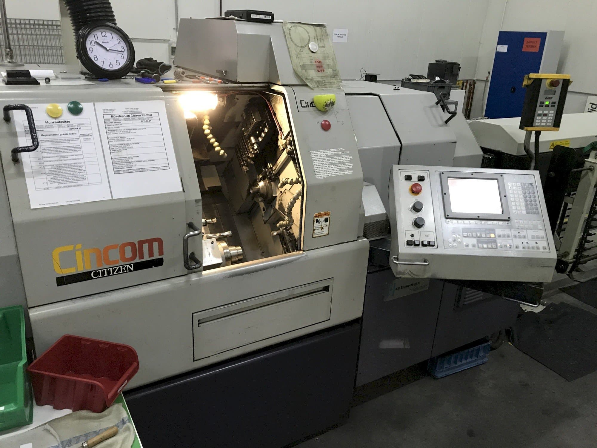 Widok z przodu maszyny Citizen Cincom L32