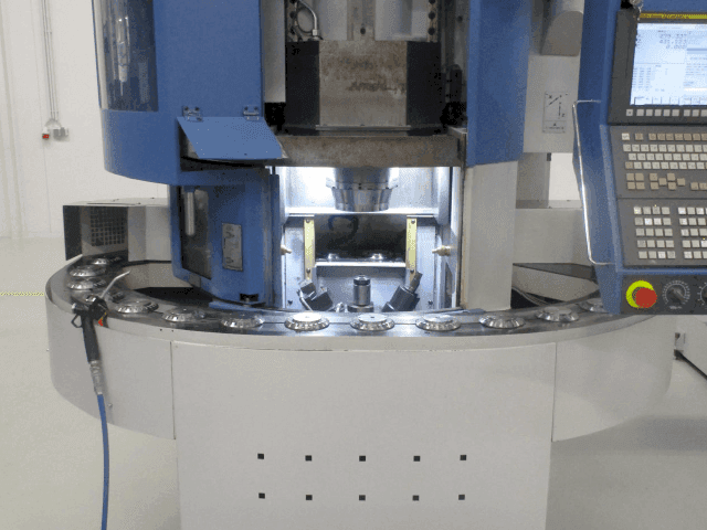 Widok z przodu maszyny EMAG VL3