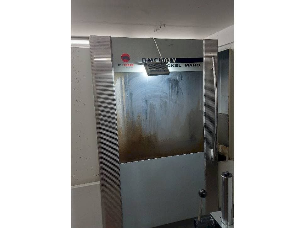 Widok z przodu maszyny DMG DMC 103 V