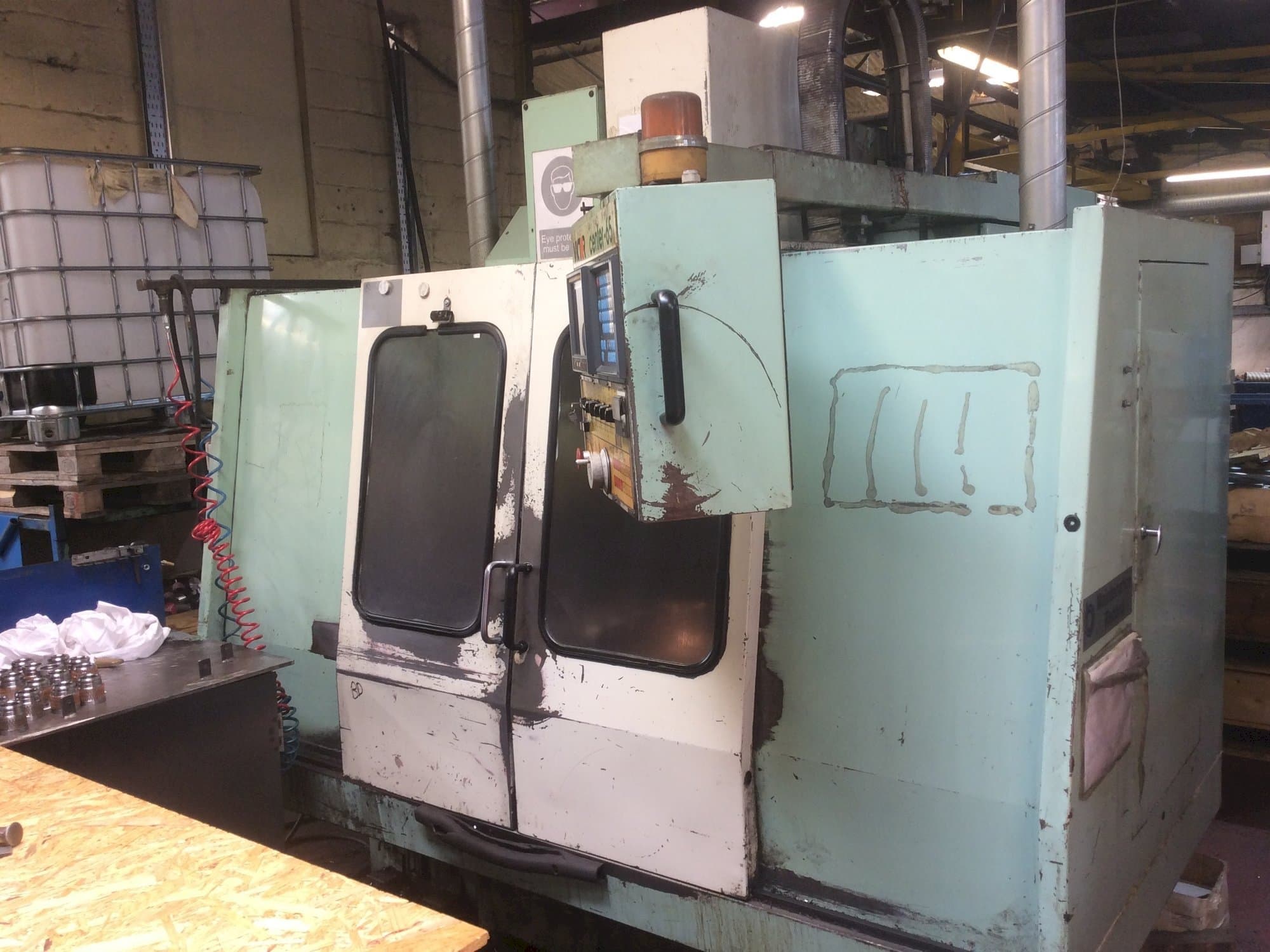 Widok z przodu maszyny Victor V Center-65