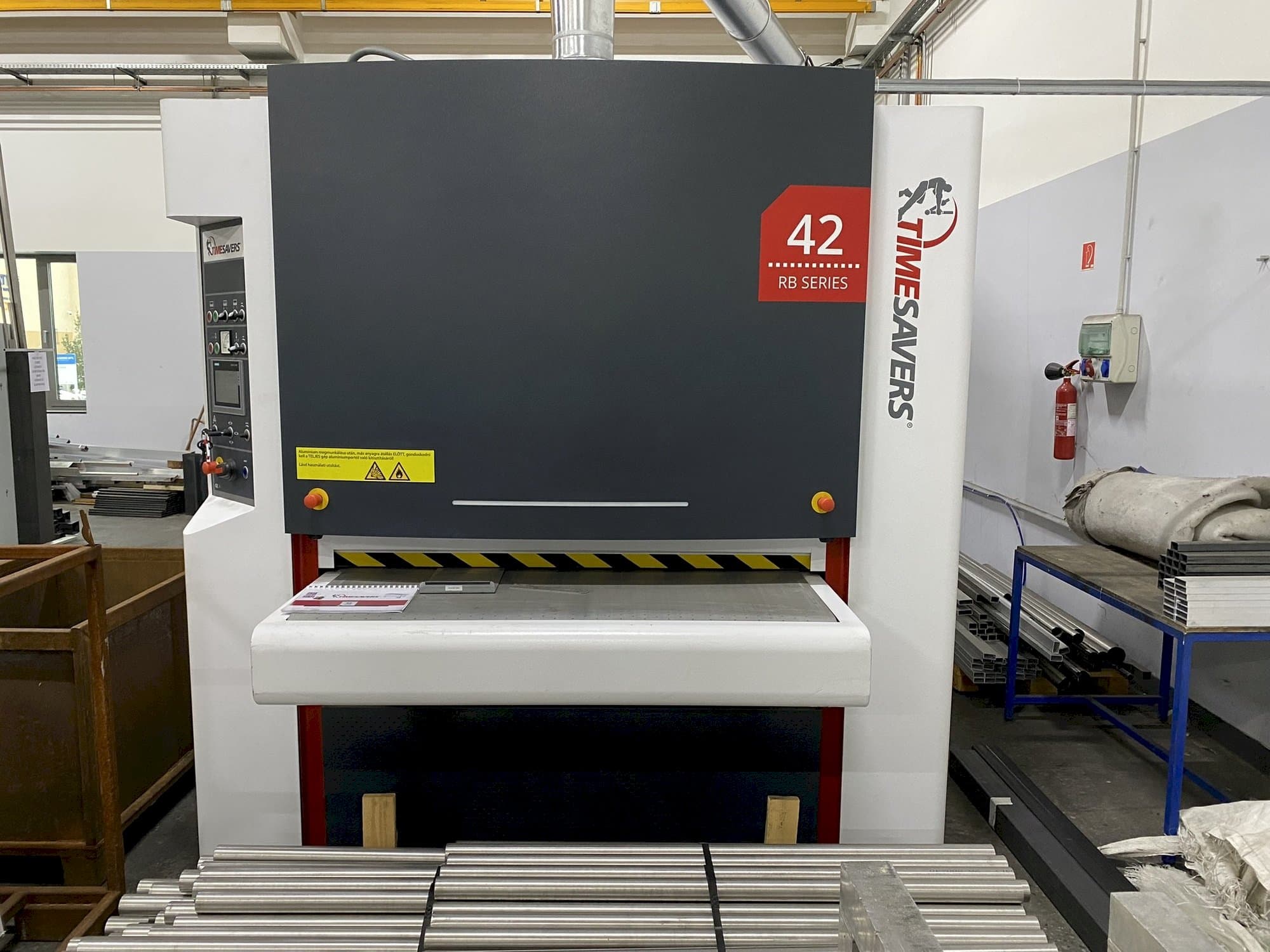 Widok z przodu maszyny TIMESAVERS 42-SERIE-1350-WRB