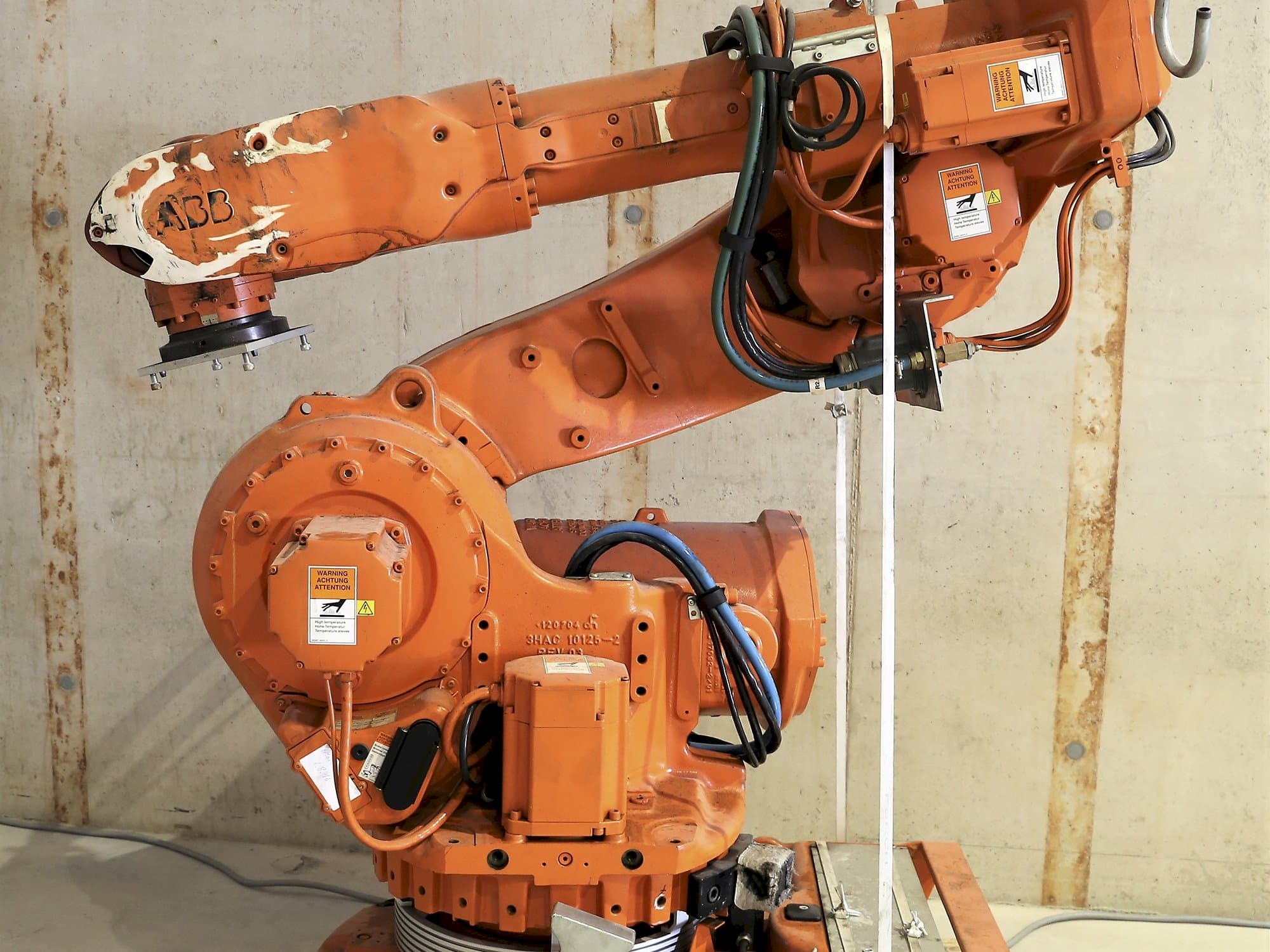 Widok z przodu maszyny ABB 6600