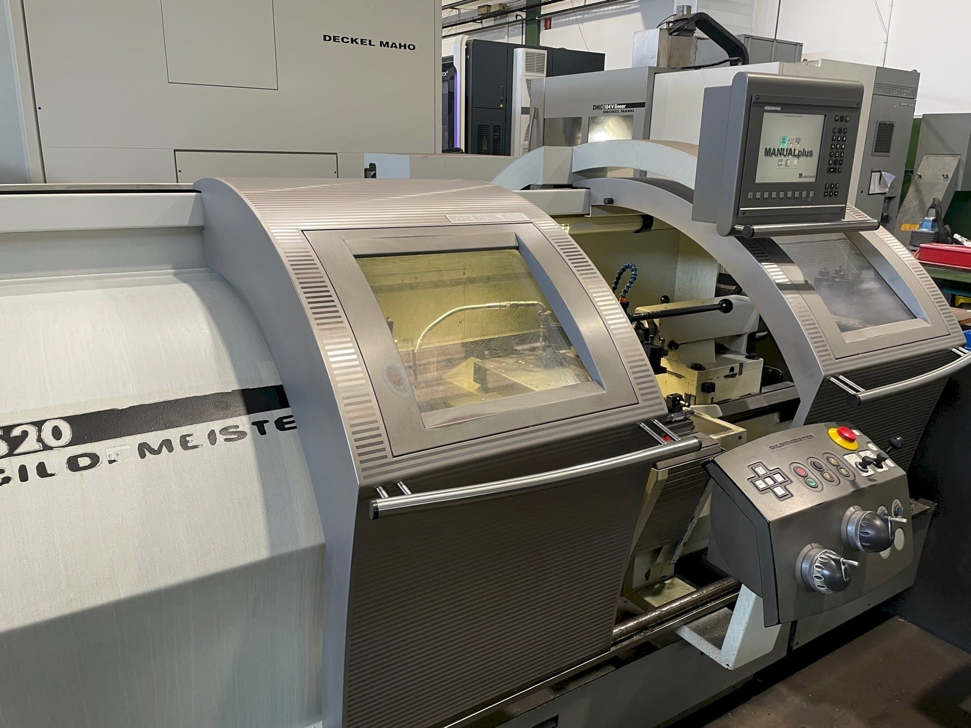 Widok z przodu maszyny Gildemeister NEF 520