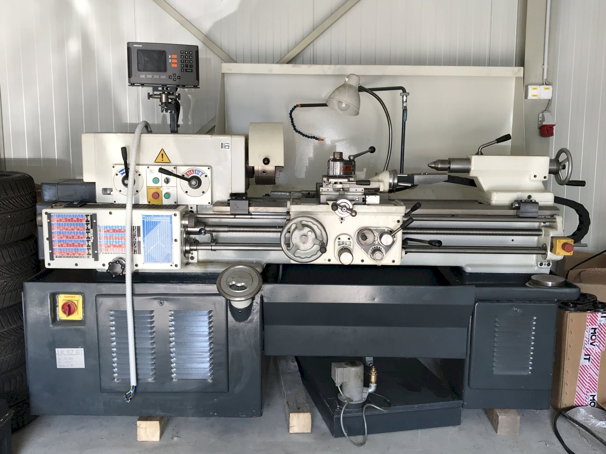 Widok z przodu maszyny TOS JSV-18RA