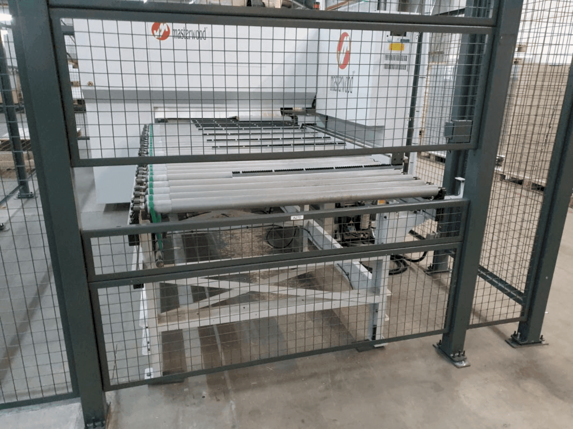 Widok z przodu maszyny MASTERWOOD MASTERDRILL TF 600 SA