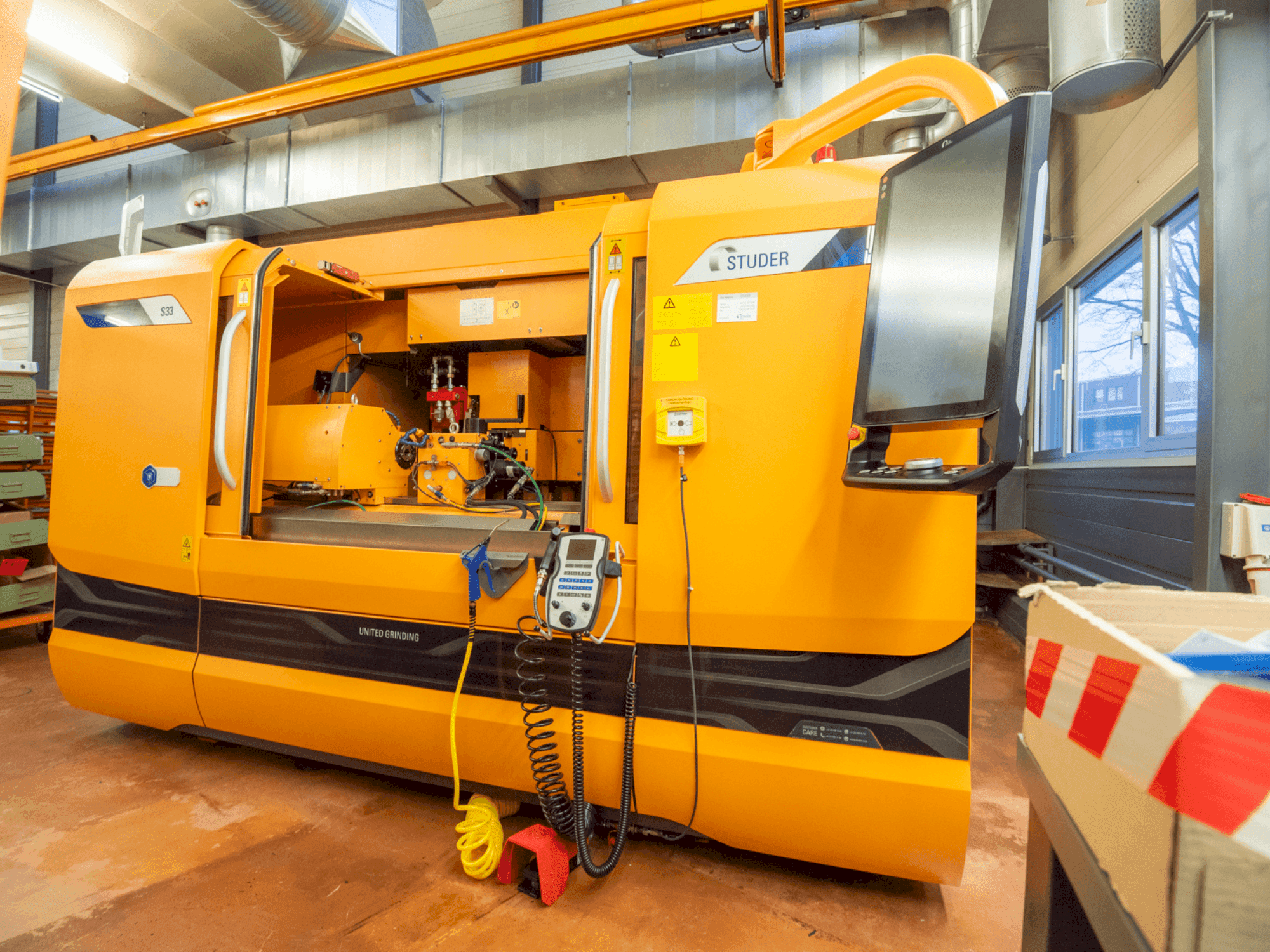 Widok z przodu maszyny STUDER  S33