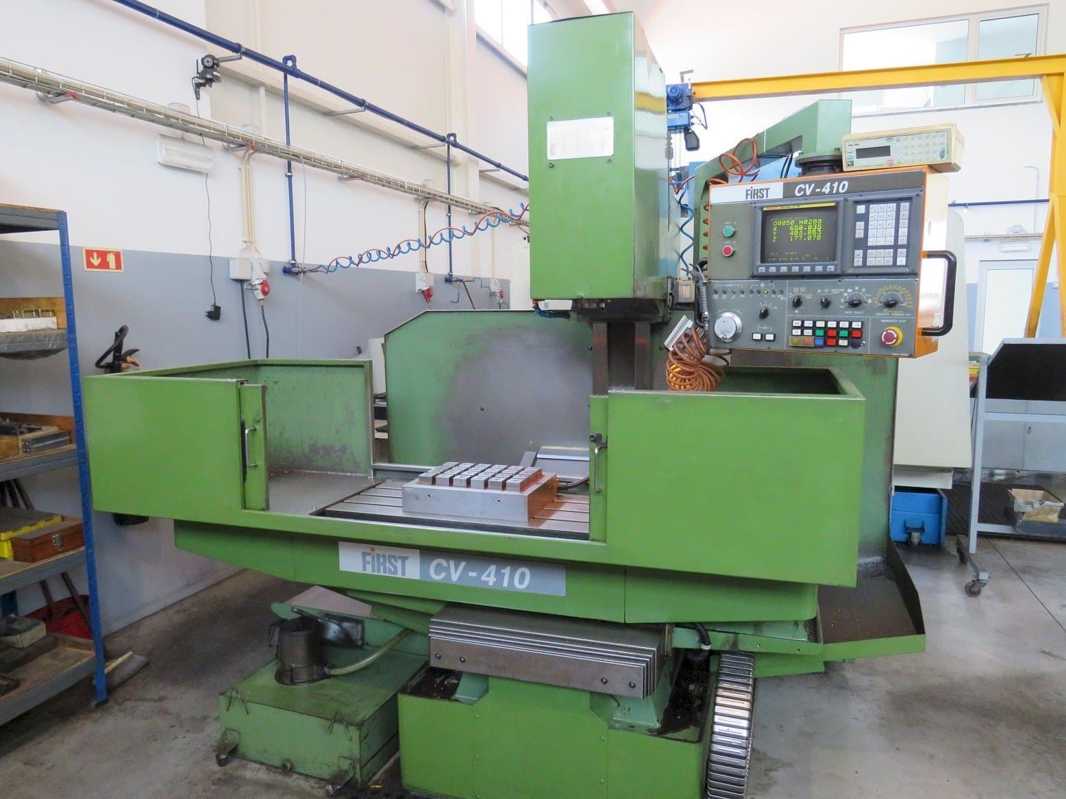 Widok z przodu maszyny FIRST CV-410