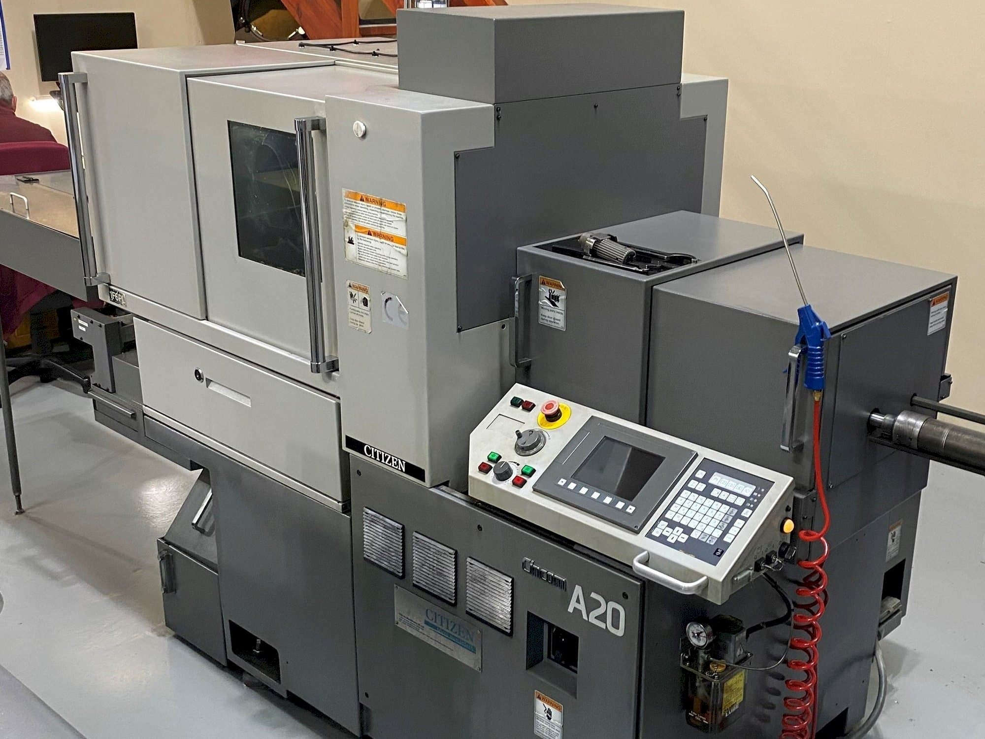 Widok z przodu maszyny Citizen A20VIPL