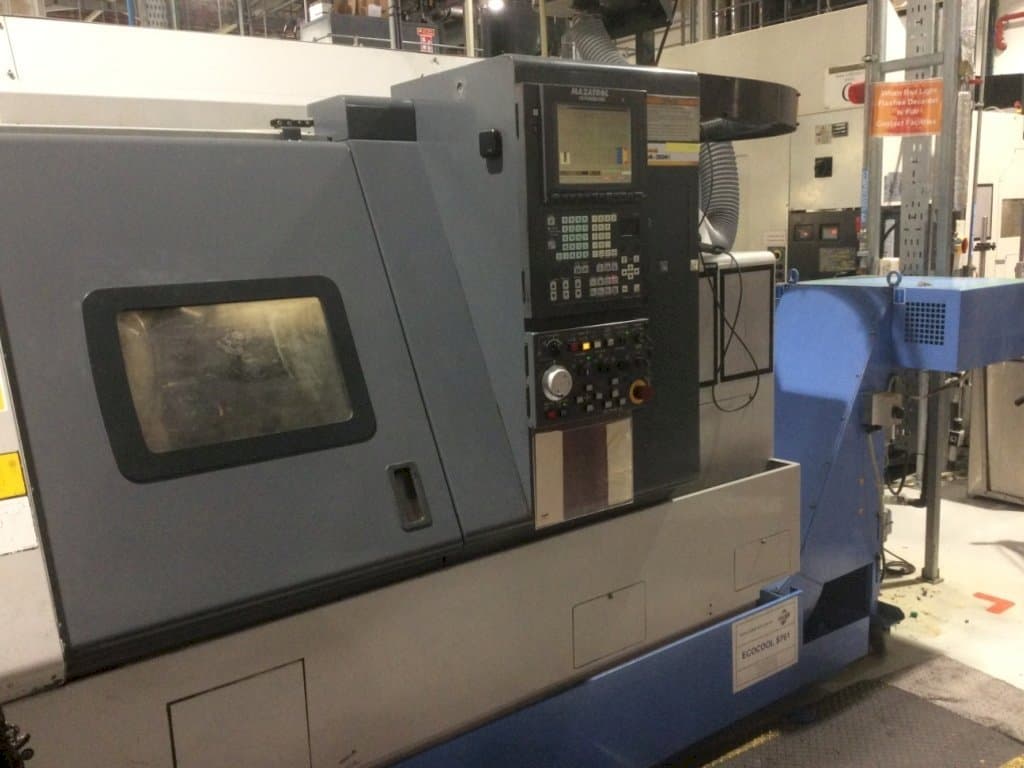 Widok lewej strony maszyny Mazak Super Quick Turn 200M
